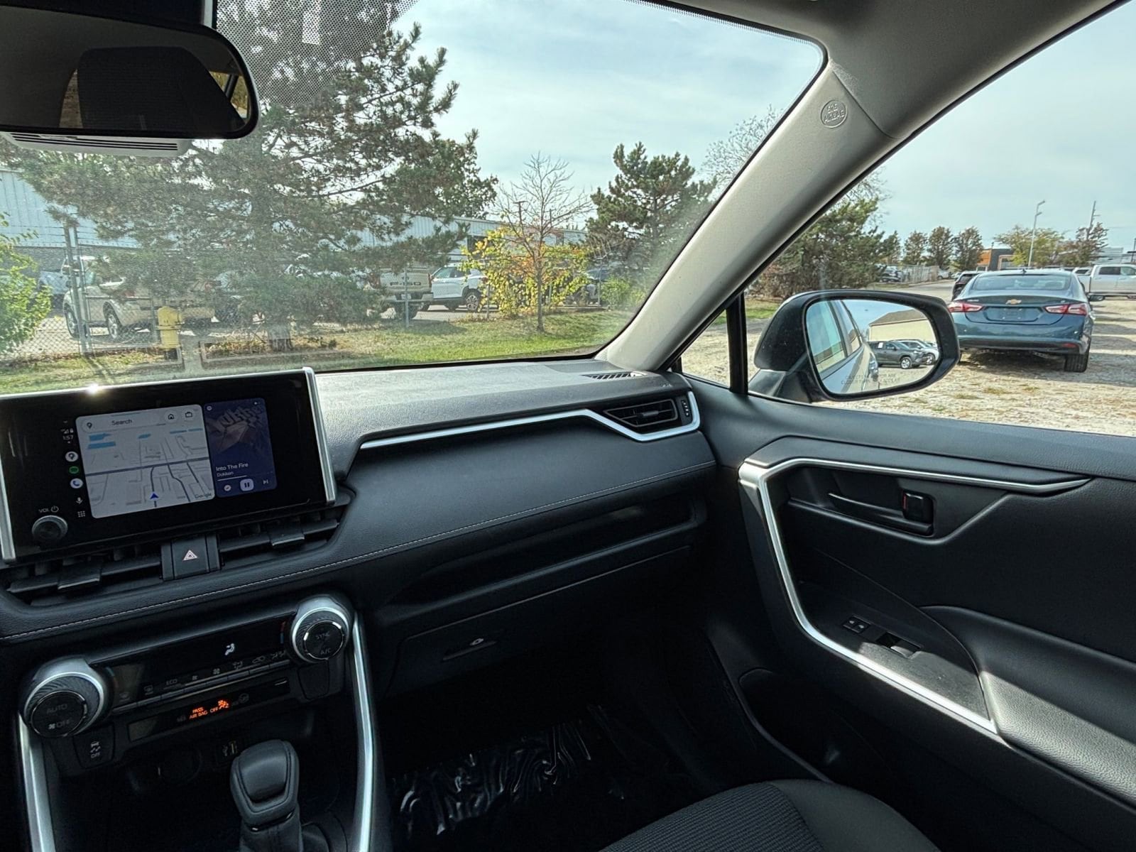 Thumbnail: 2025 Toyota RAV4 - 34