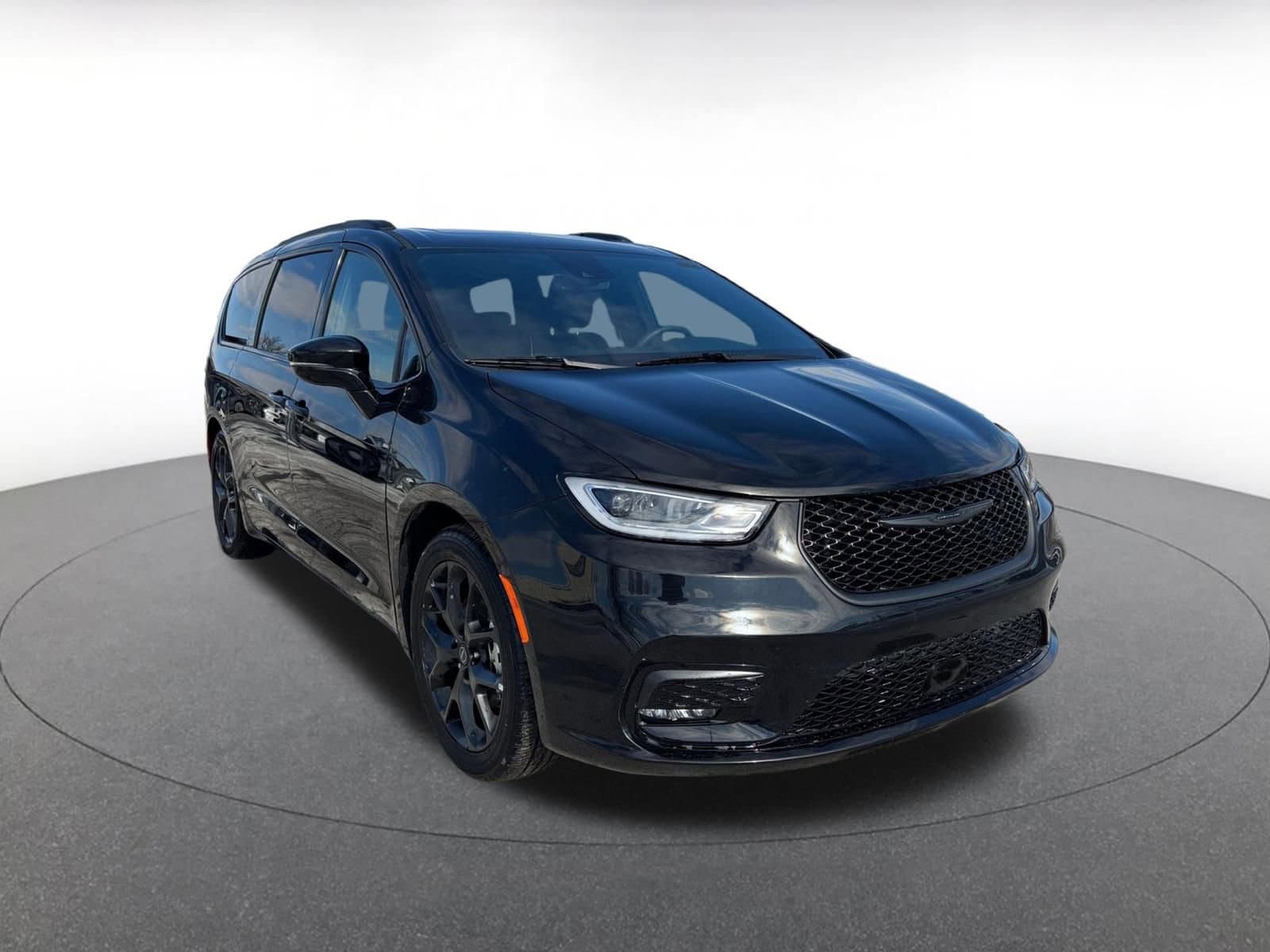 Thumbnail: 2025 Chrysler Pacifica - 1