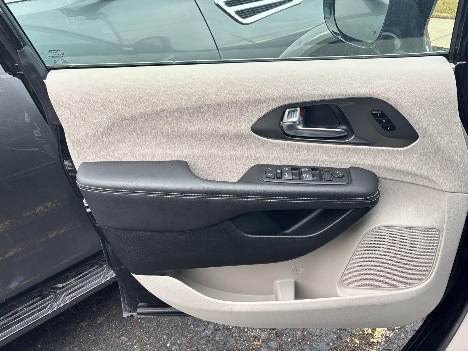 Thumbnail: 2024 Chrysler Pacifica - 20