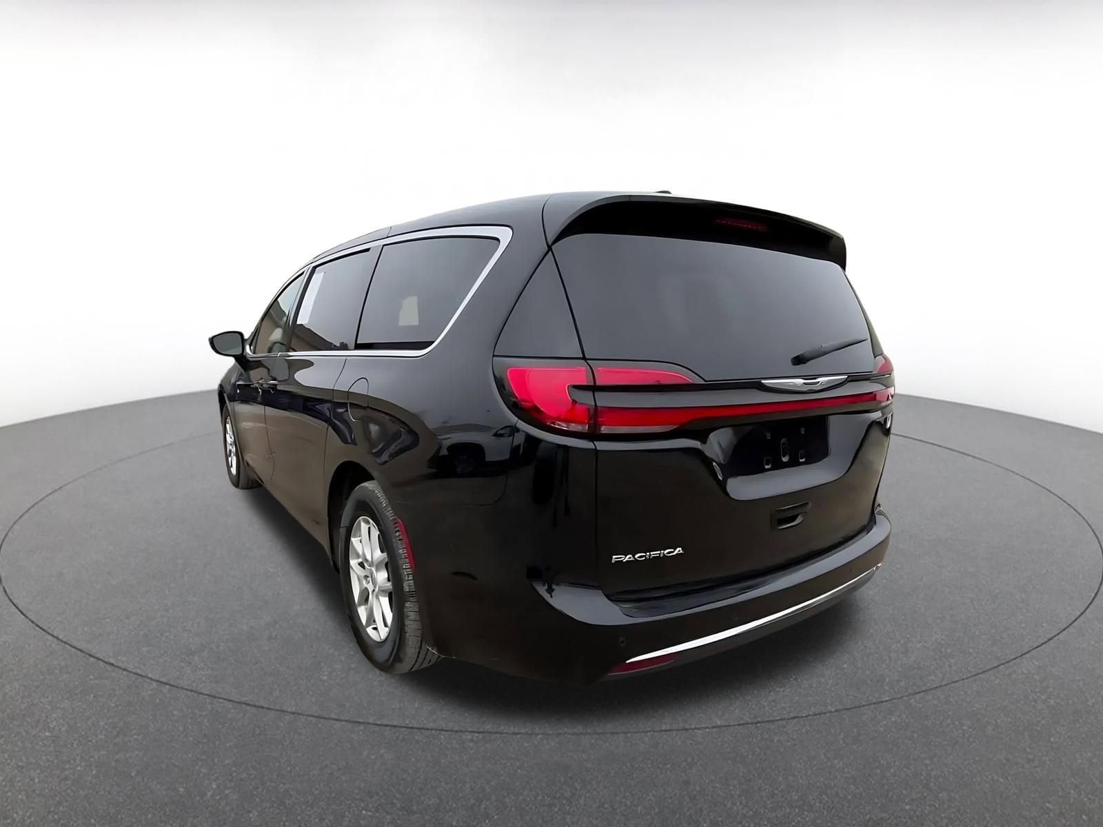 Thumbnail: 2025 Chrysler Pacifica - 11