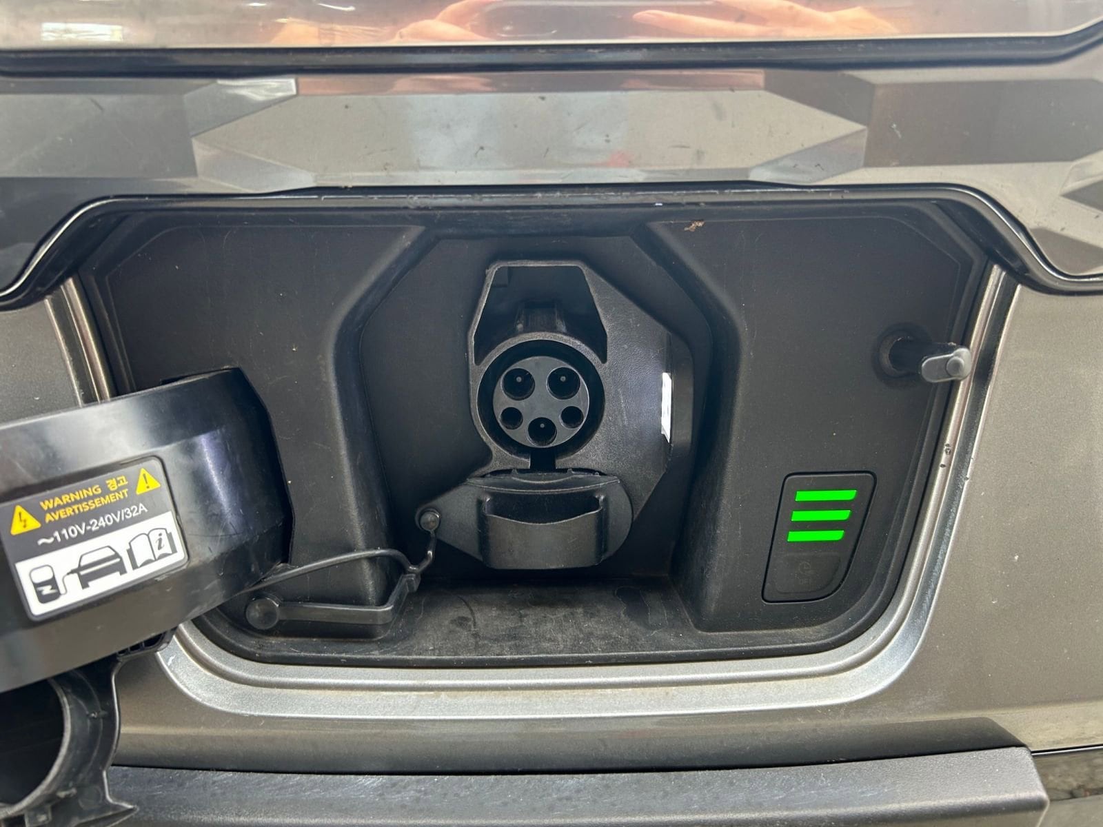 Thumbnail: 2023 Kia Niro - 23