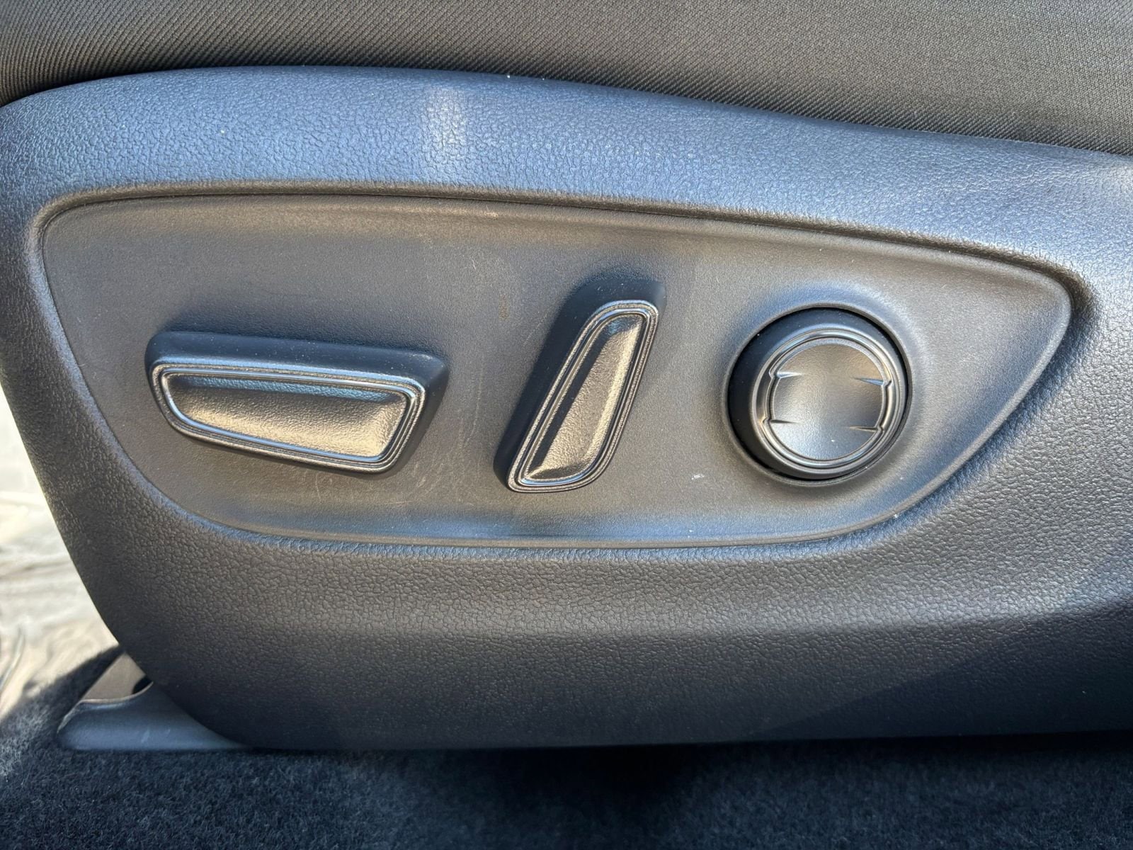 Thumbnail: 2025 Toyota RAV4 - 23