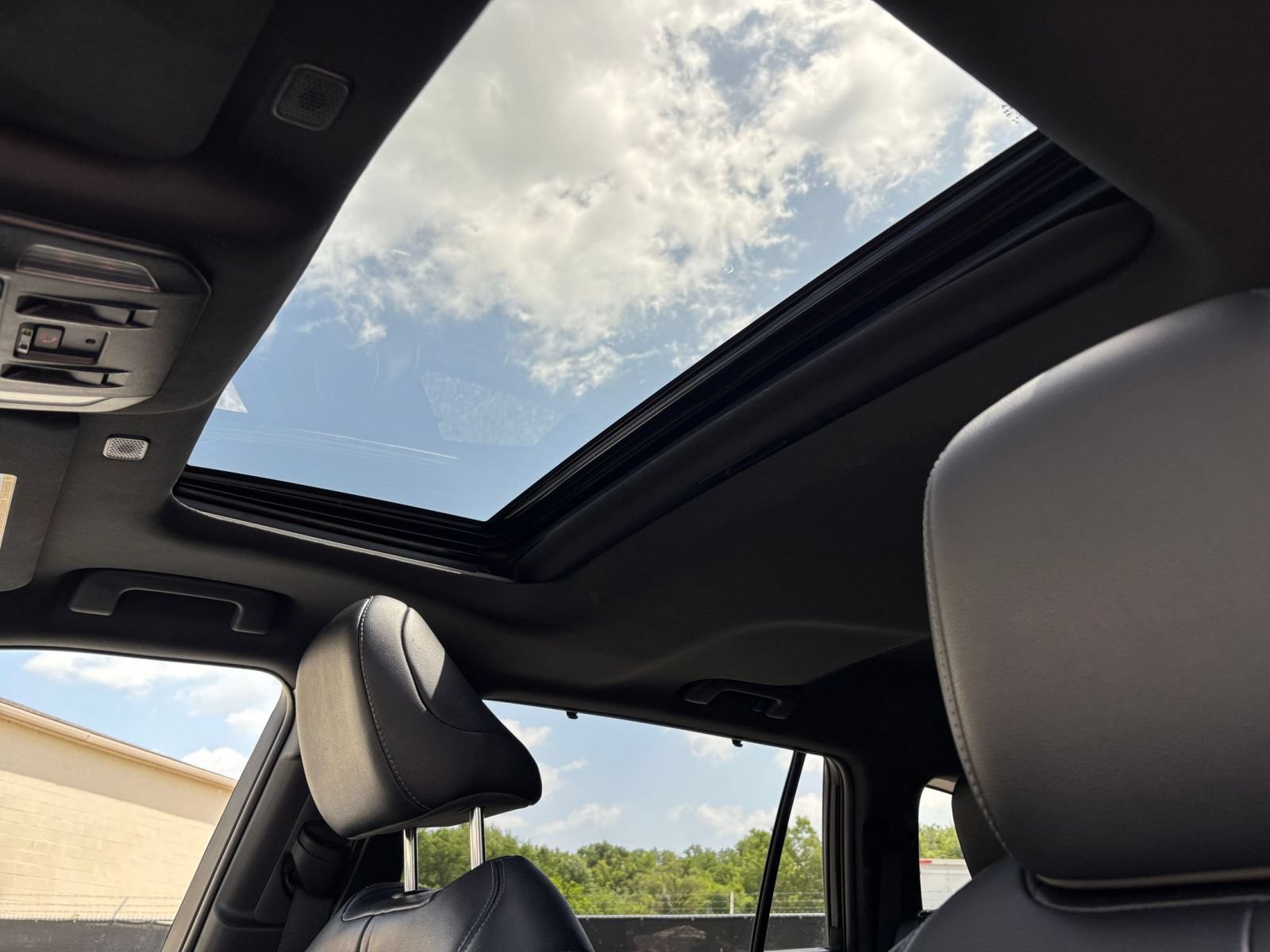 Thumbnail: 2025 Toyota Highlander - 31