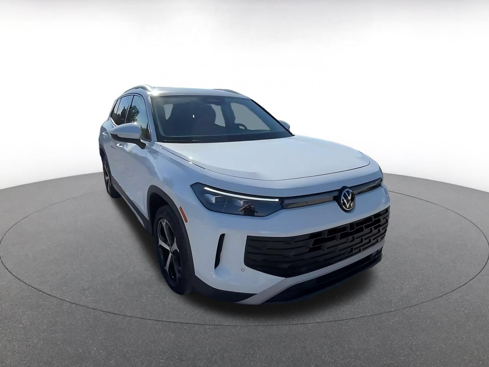 Thumbnail: 2026 Volkswagen Tiguan - 3