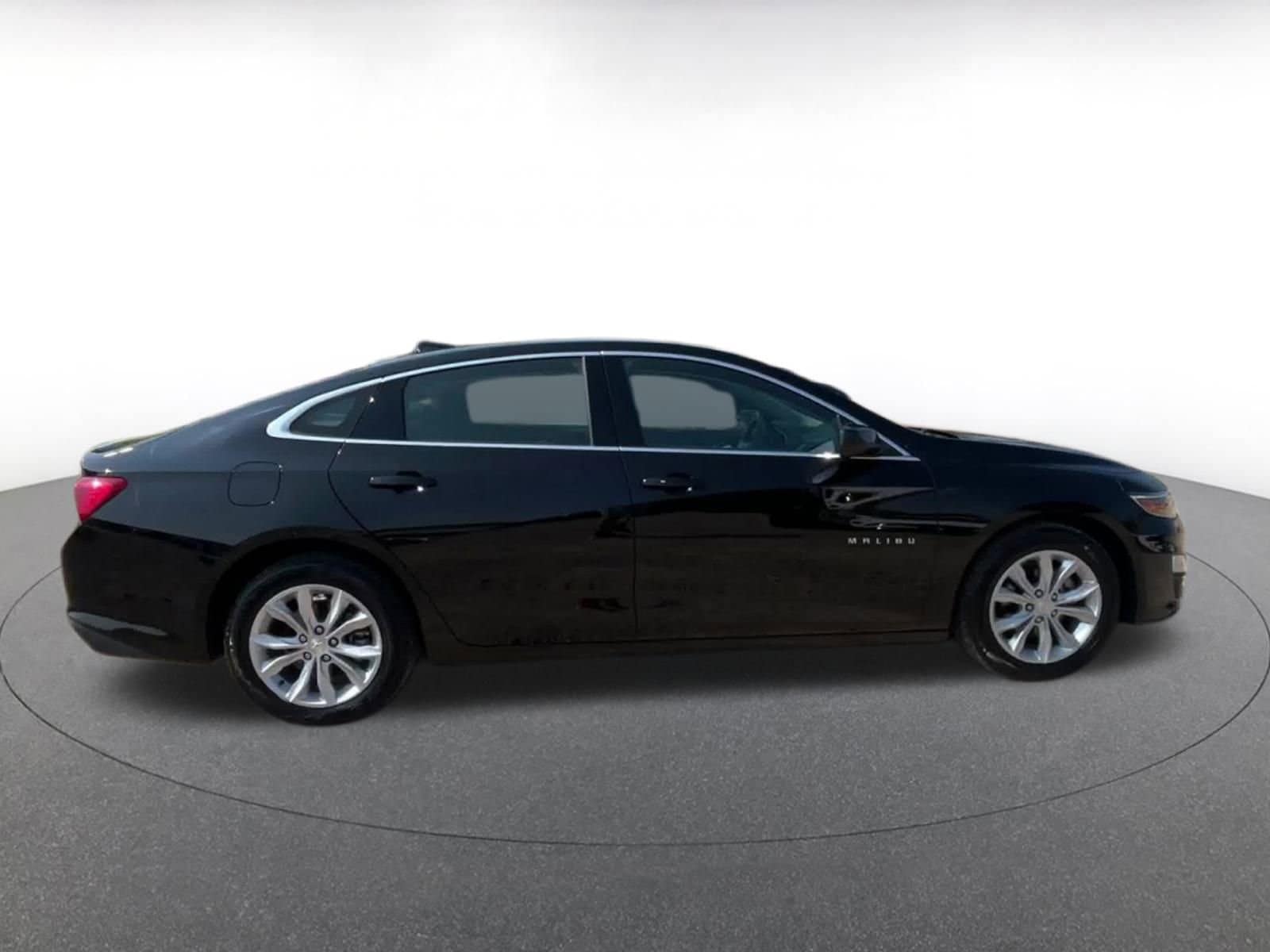 Thumbnail: 2024 Chevrolet Malibu - 16
