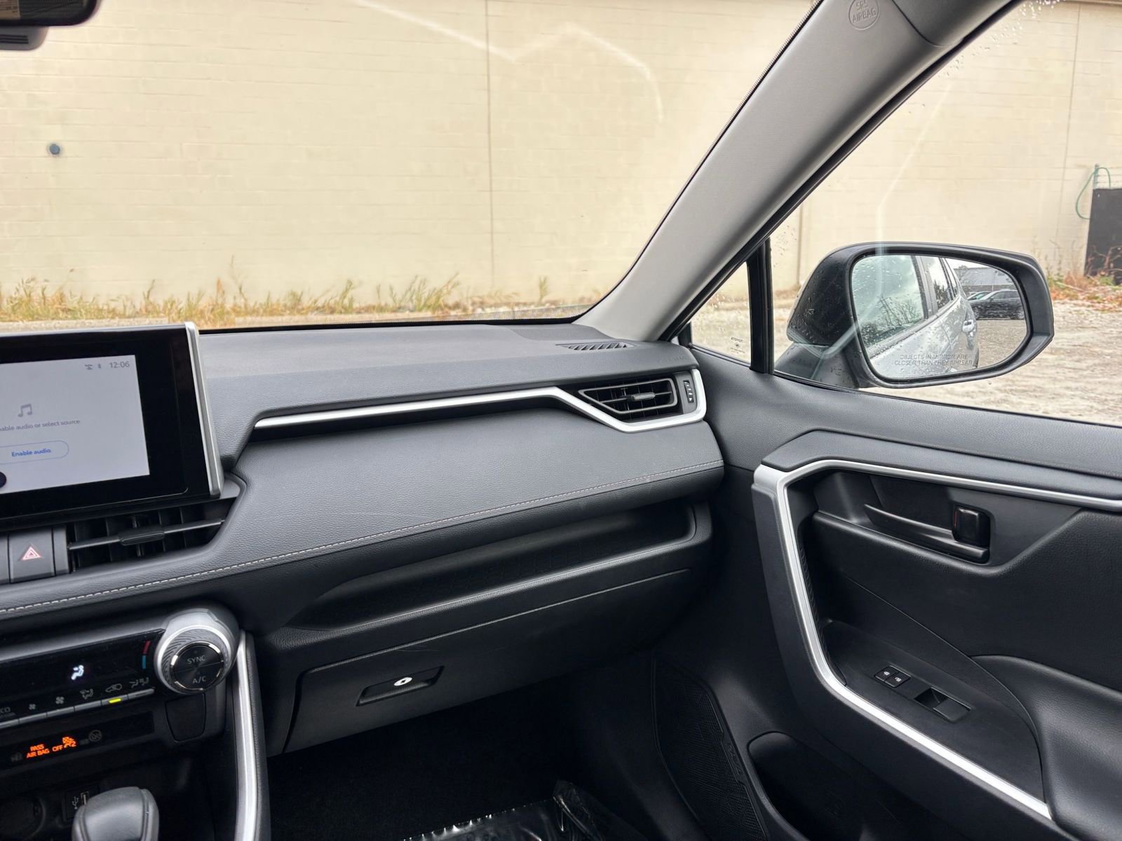 Thumbnail: 2025 Toyota RAV4 - 34