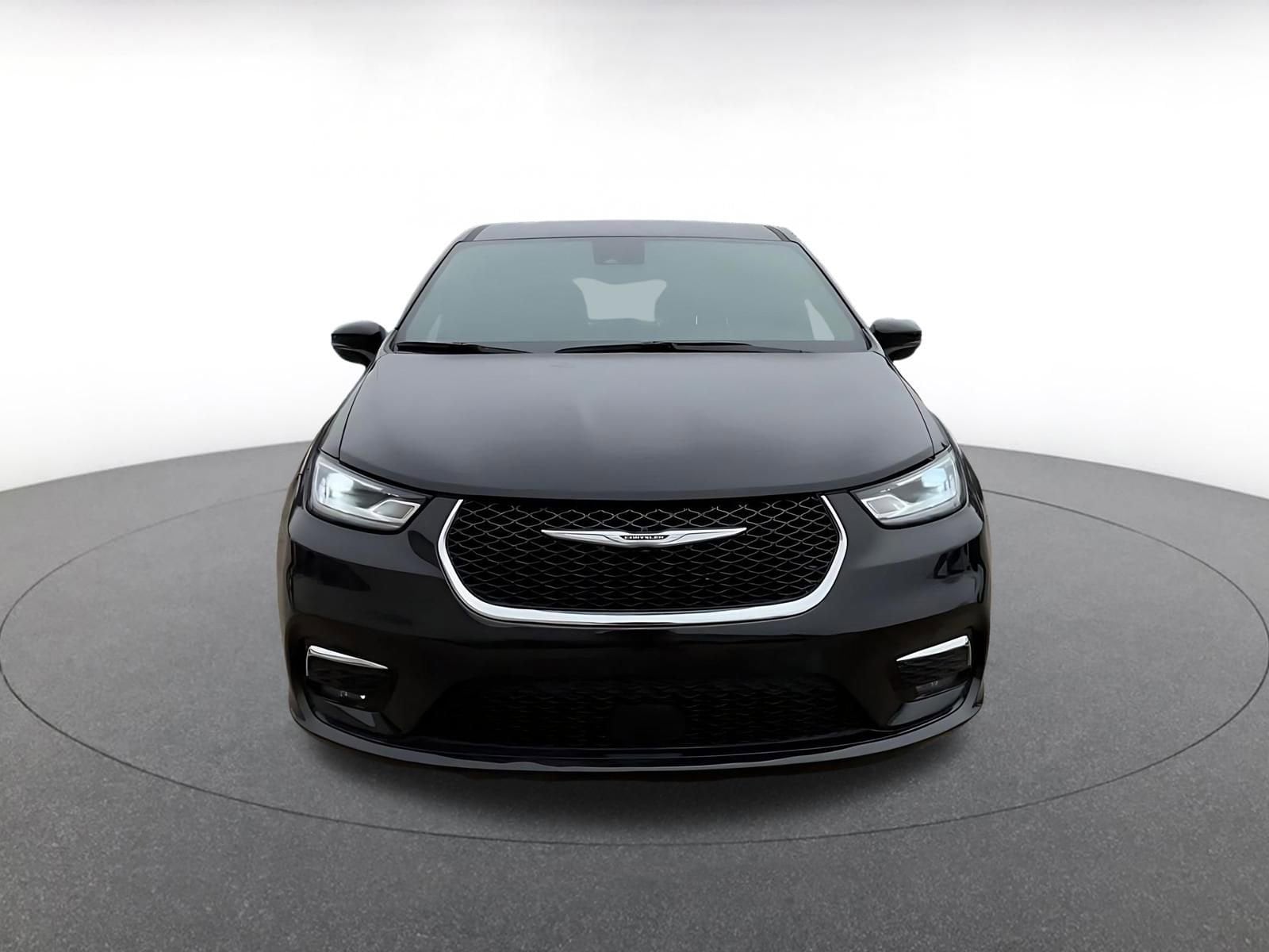 Thumbnail: 2025 Chrysler Pacifica - 4