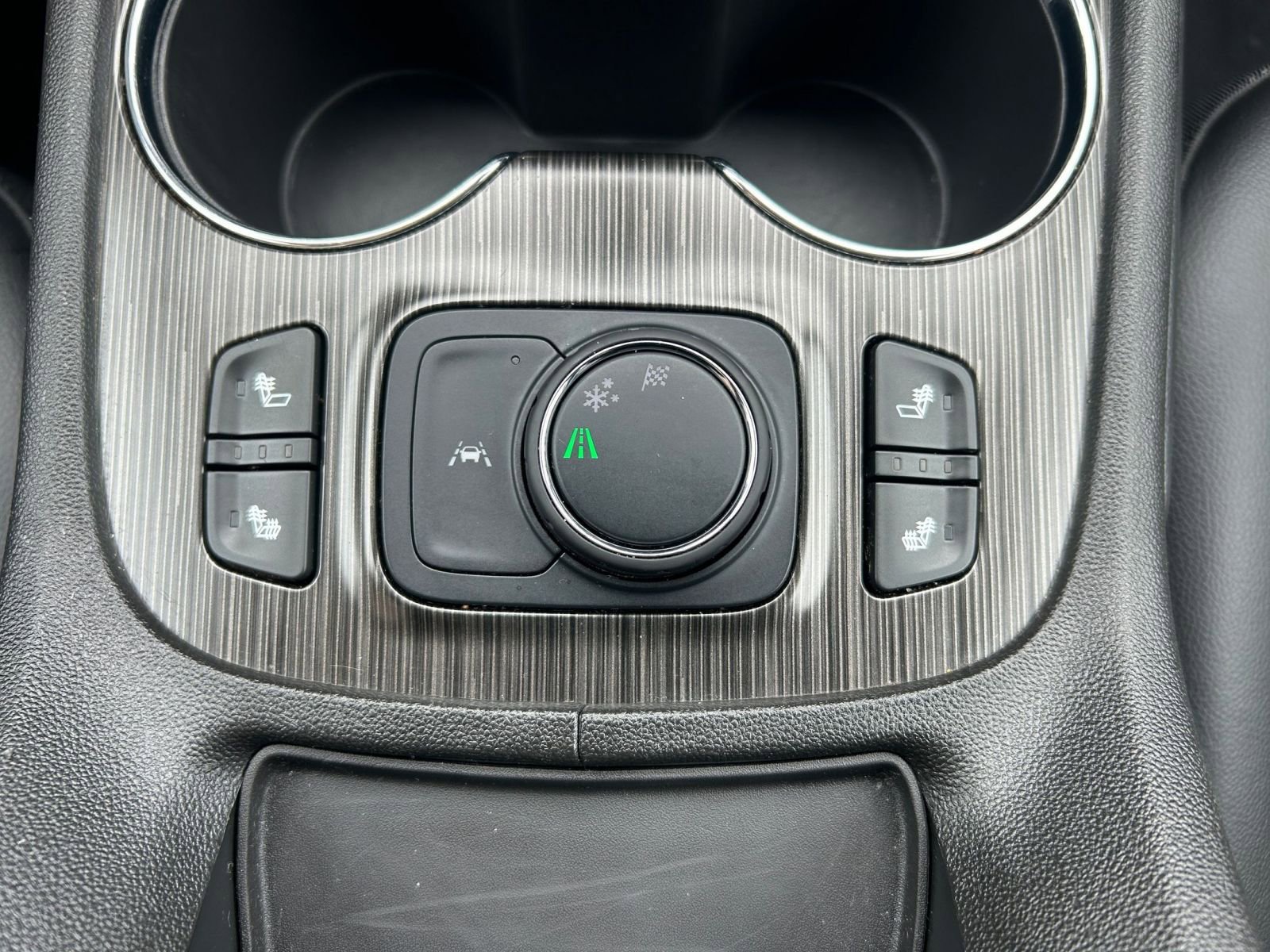 2023 GMC Acadia SLT 25
