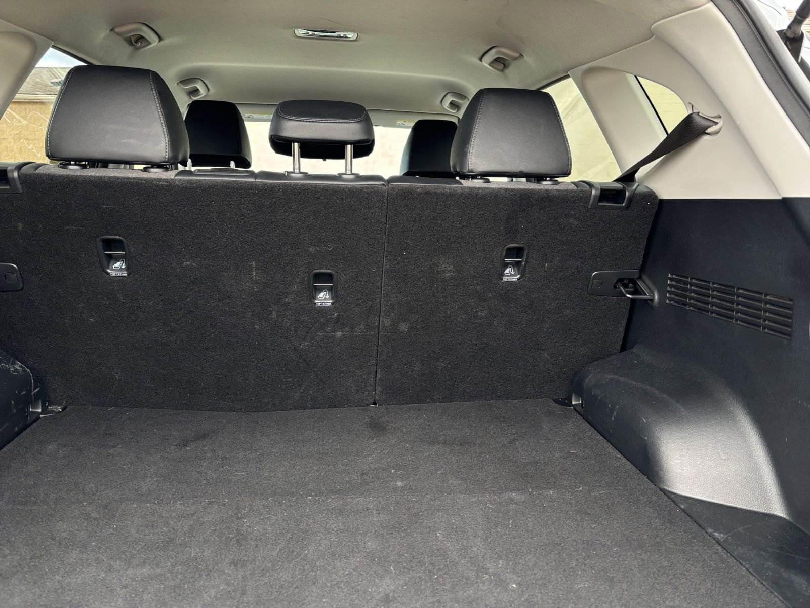 Thumbnail: 2025 Kia Seltos - 32