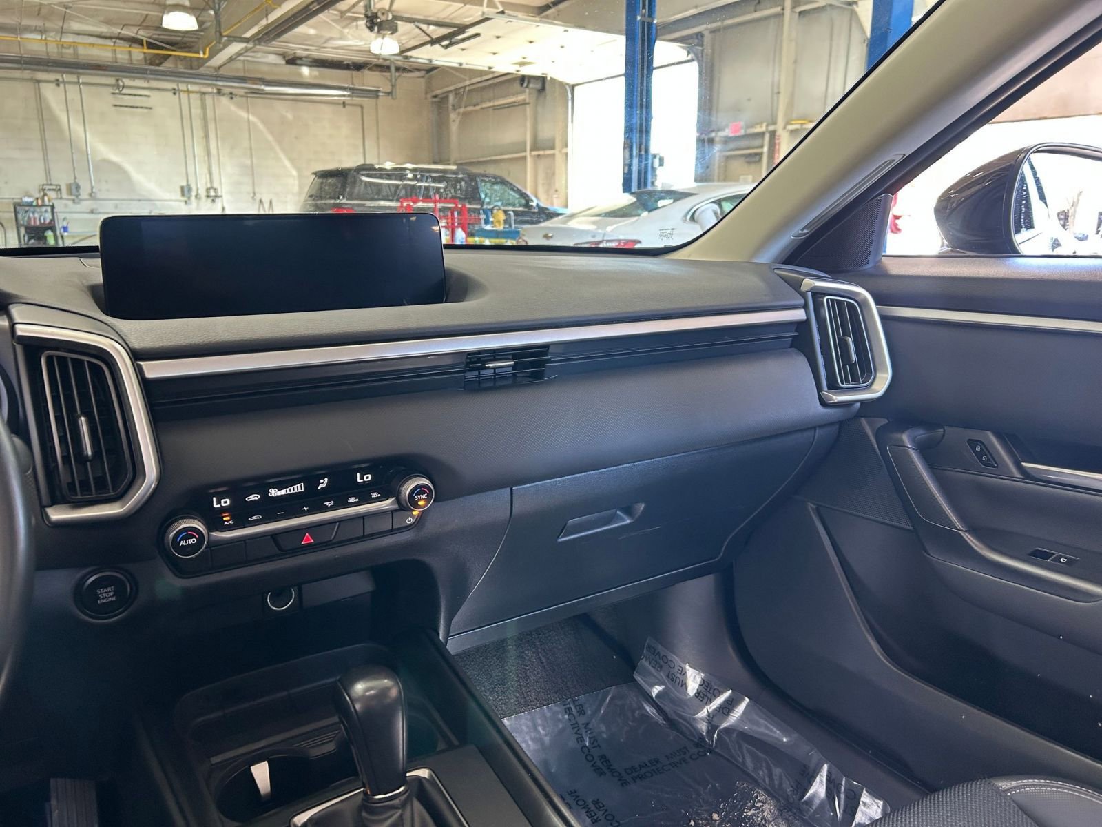 Thumbnail: 2025 Mazda CX-50 - 33