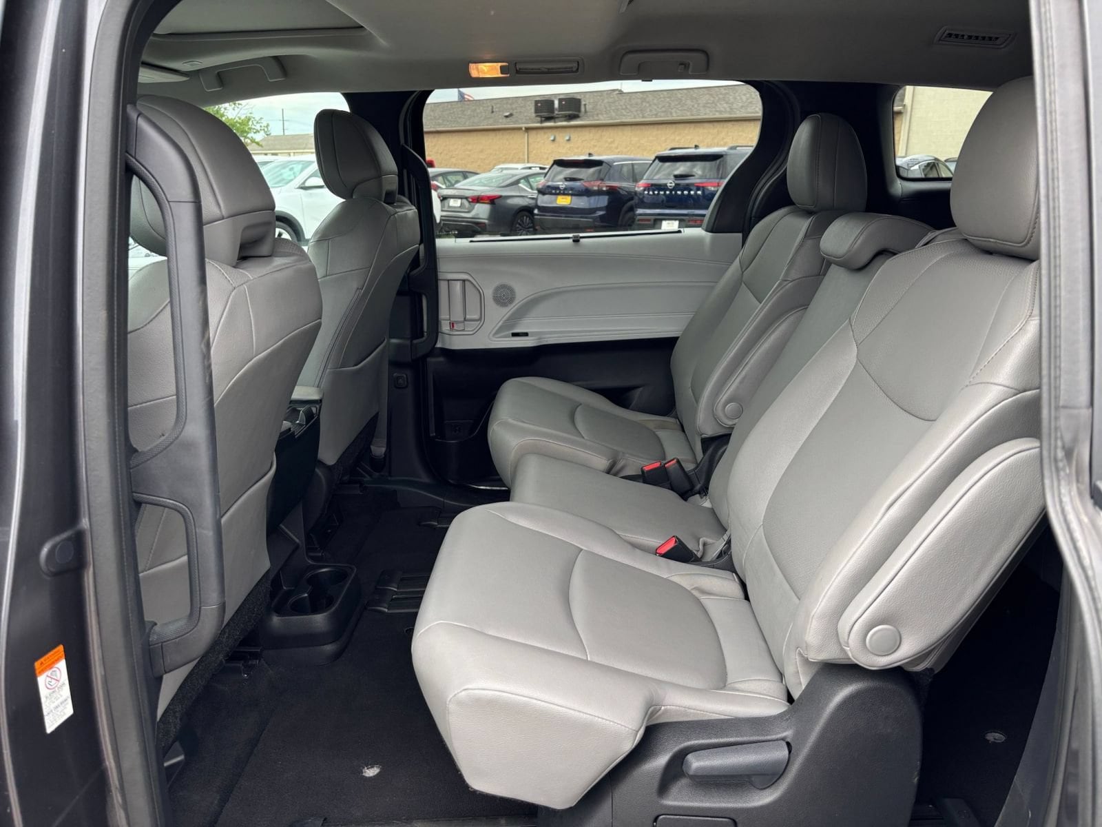 Thumbnail: 2025 Toyota Sienna - 27
