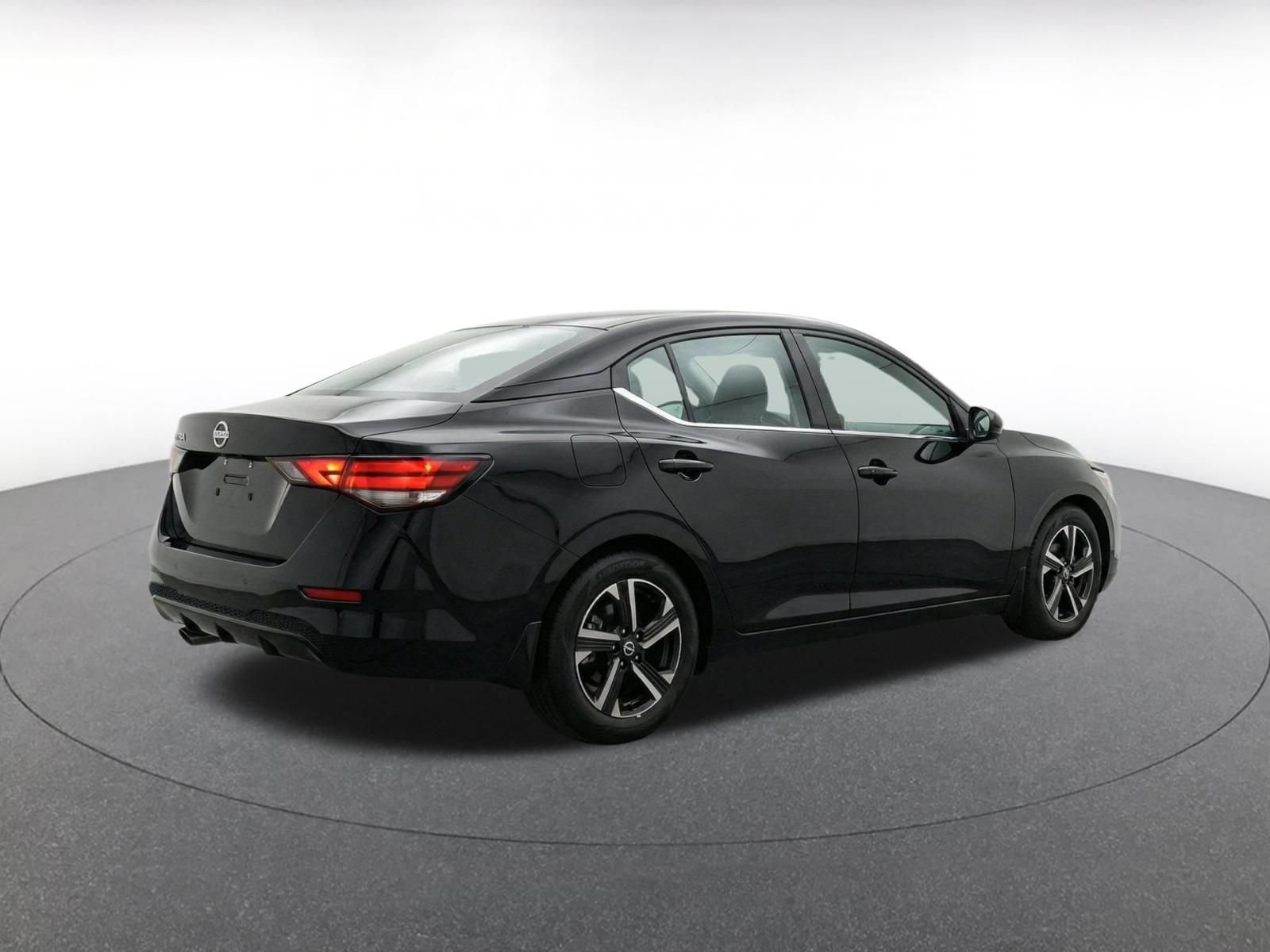 Thumbnail: 2025 Nissan Sentra - 9