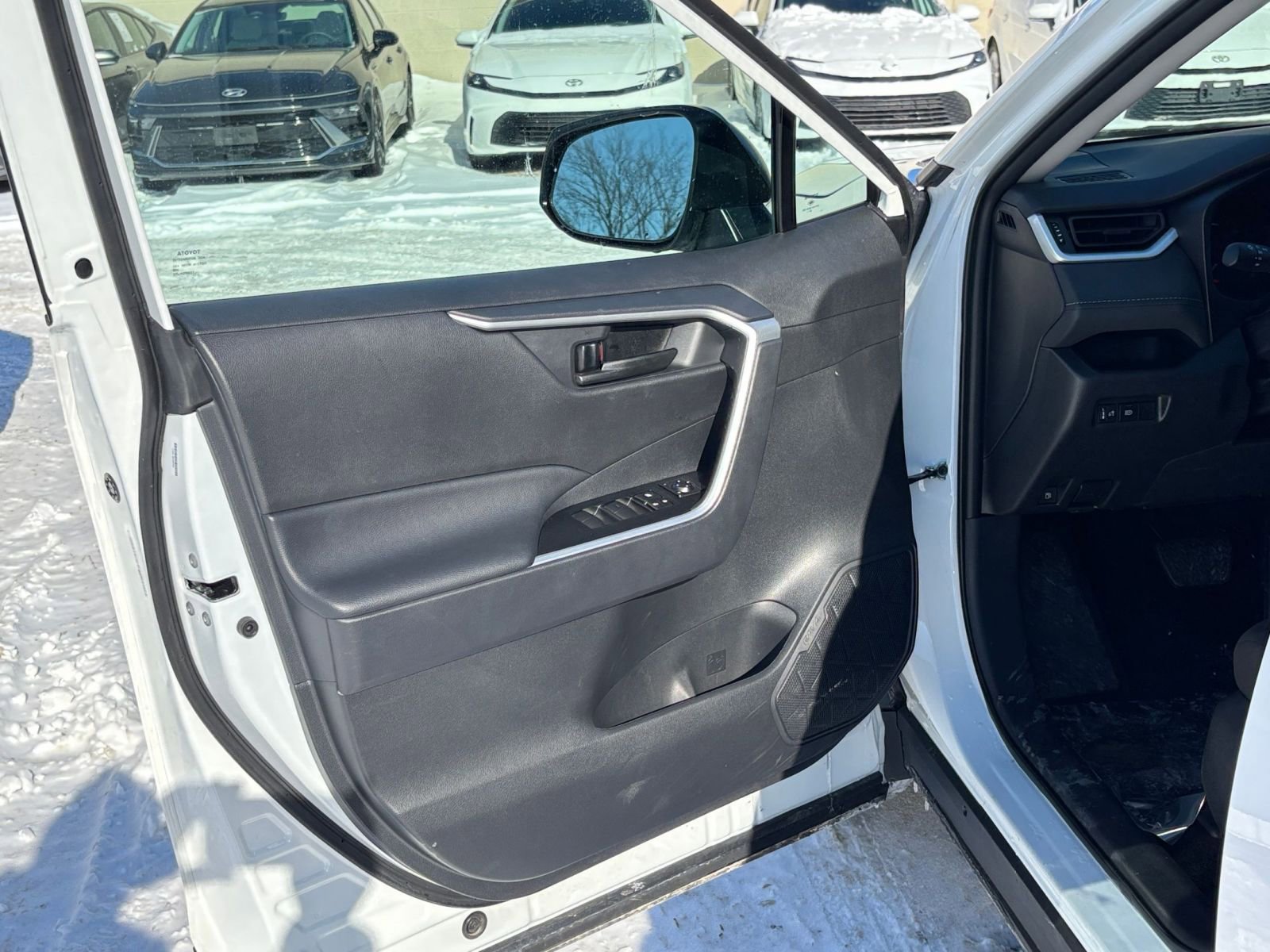 Thumbnail: 2025 Toyota RAV4 - 20