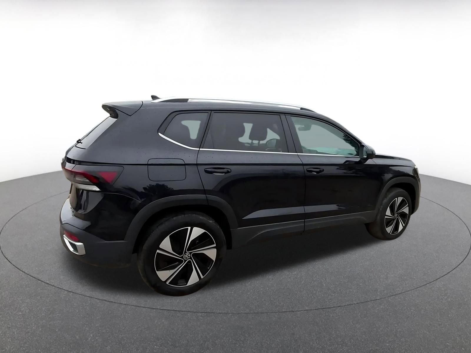 Thumbnail: 2025 Volkswagen Taos - 15