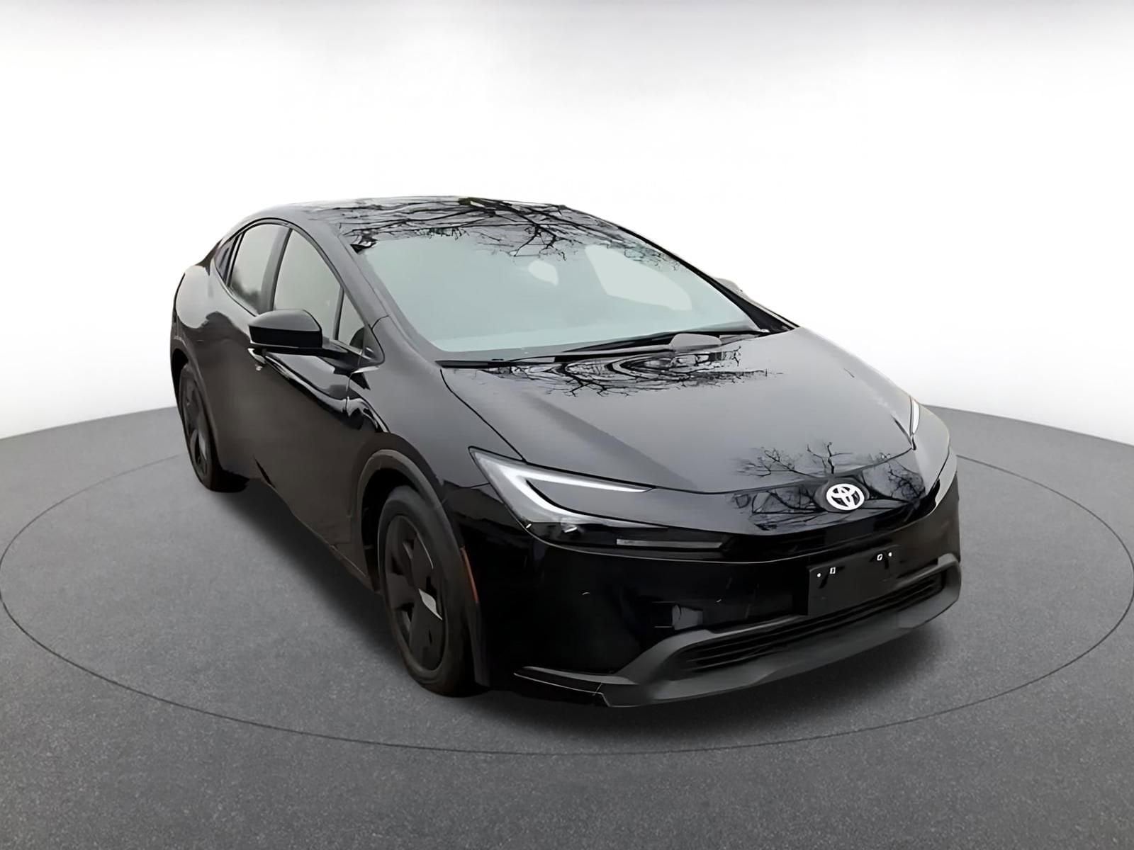 Thumbnail: 2025 Toyota Prius - 3