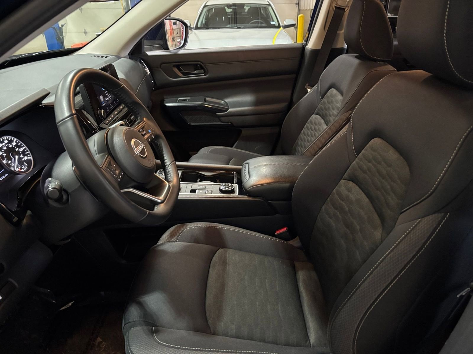 Thumbnail: 2025 Nissan Pathfinder - 29