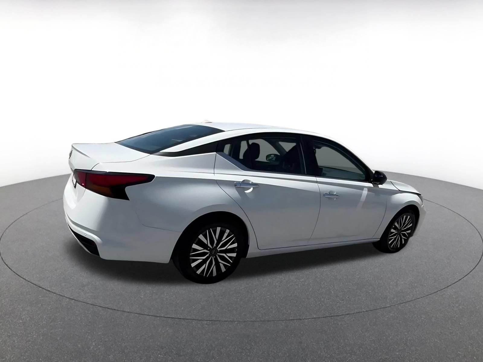 Thumbnail: 2025 Nissan Altima - 14