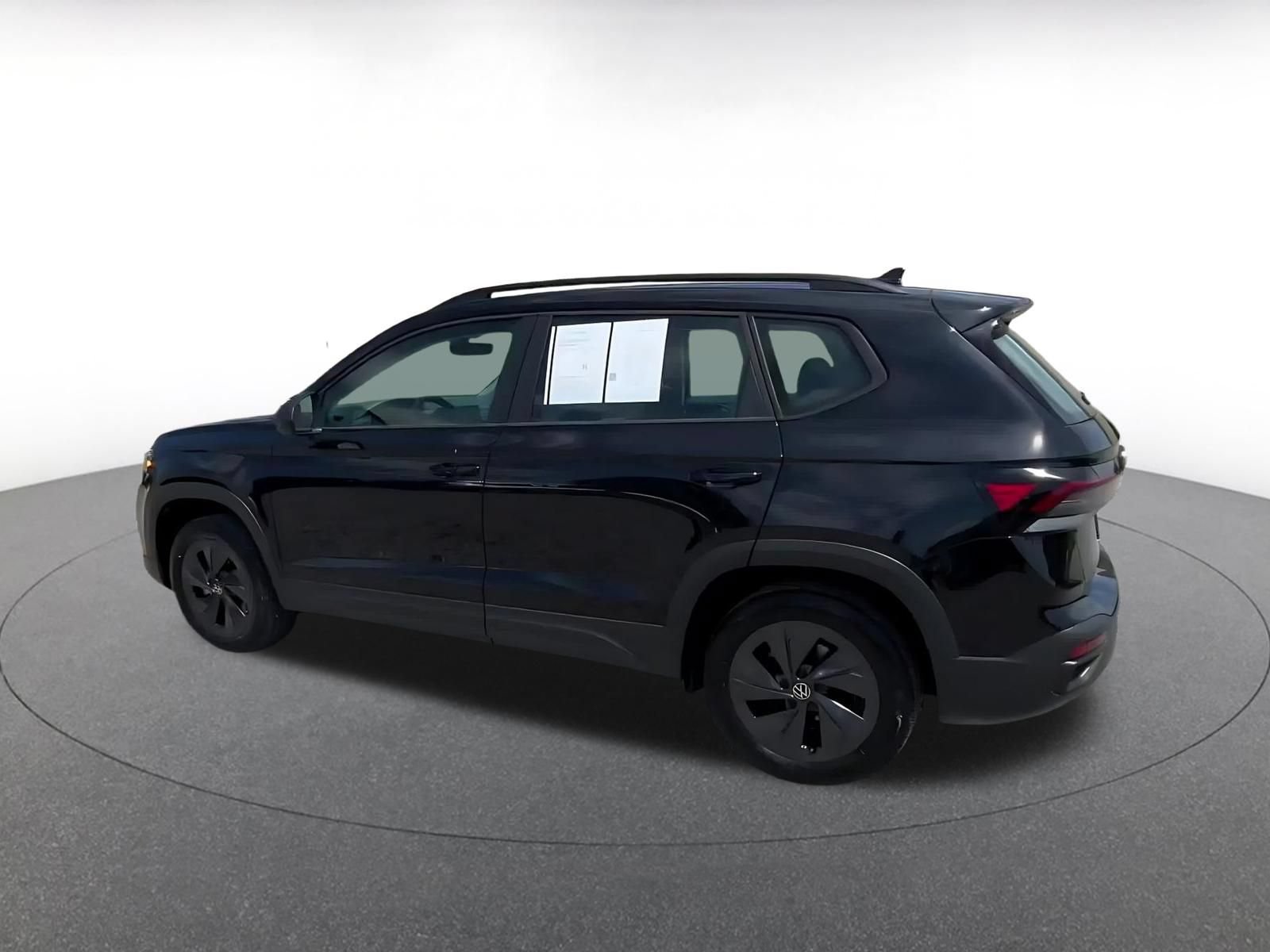 Thumbnail: 2026 Volkswagen Taos - 10