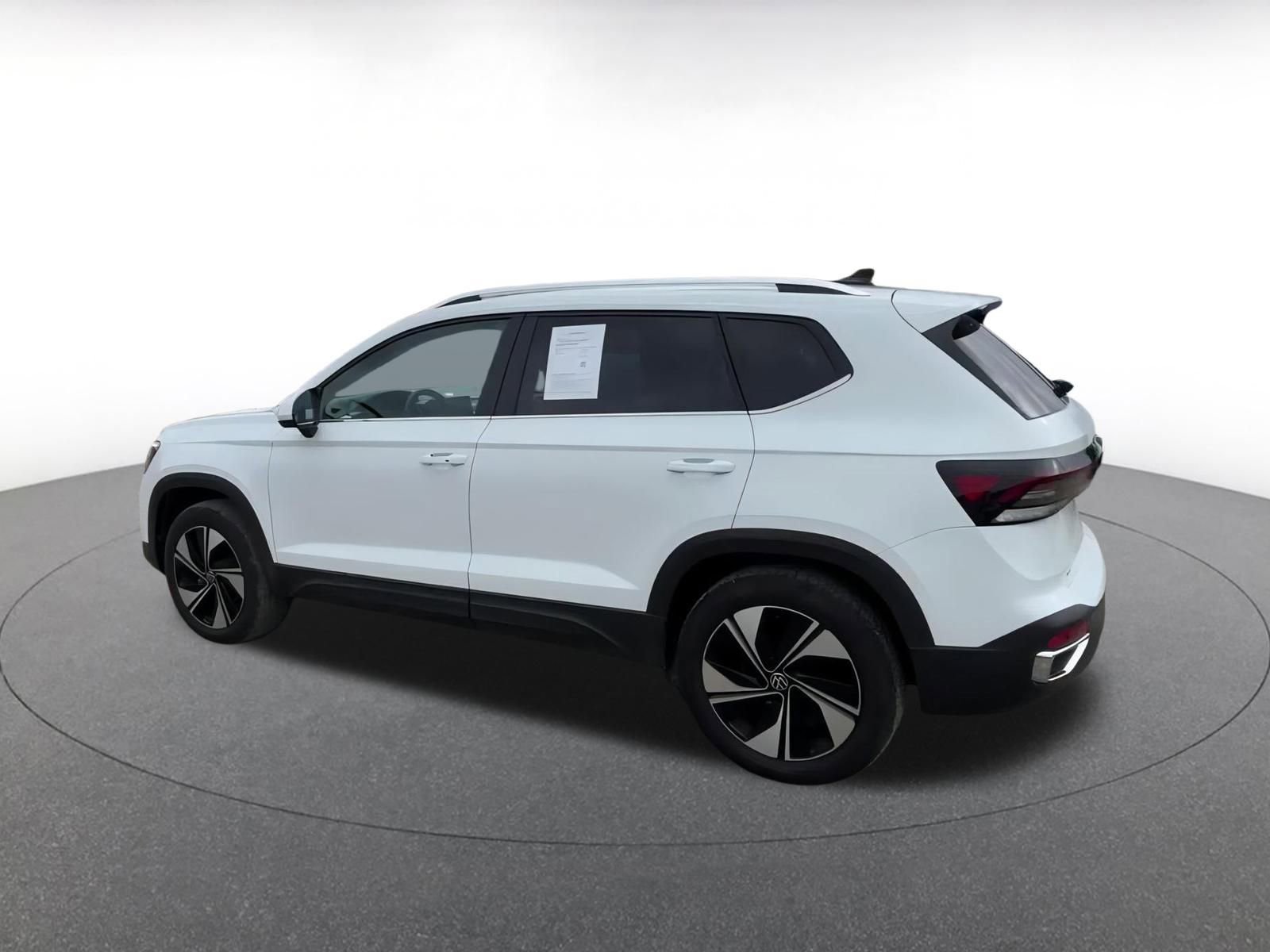 Thumbnail: 2025 Volkswagen Taos - 10