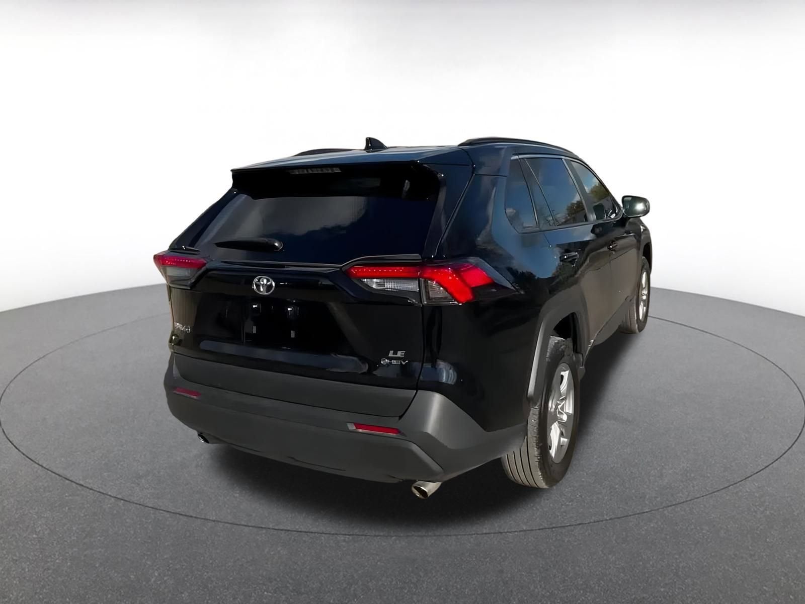 Thumbnail: 2025 Toyota RAV4 - 14