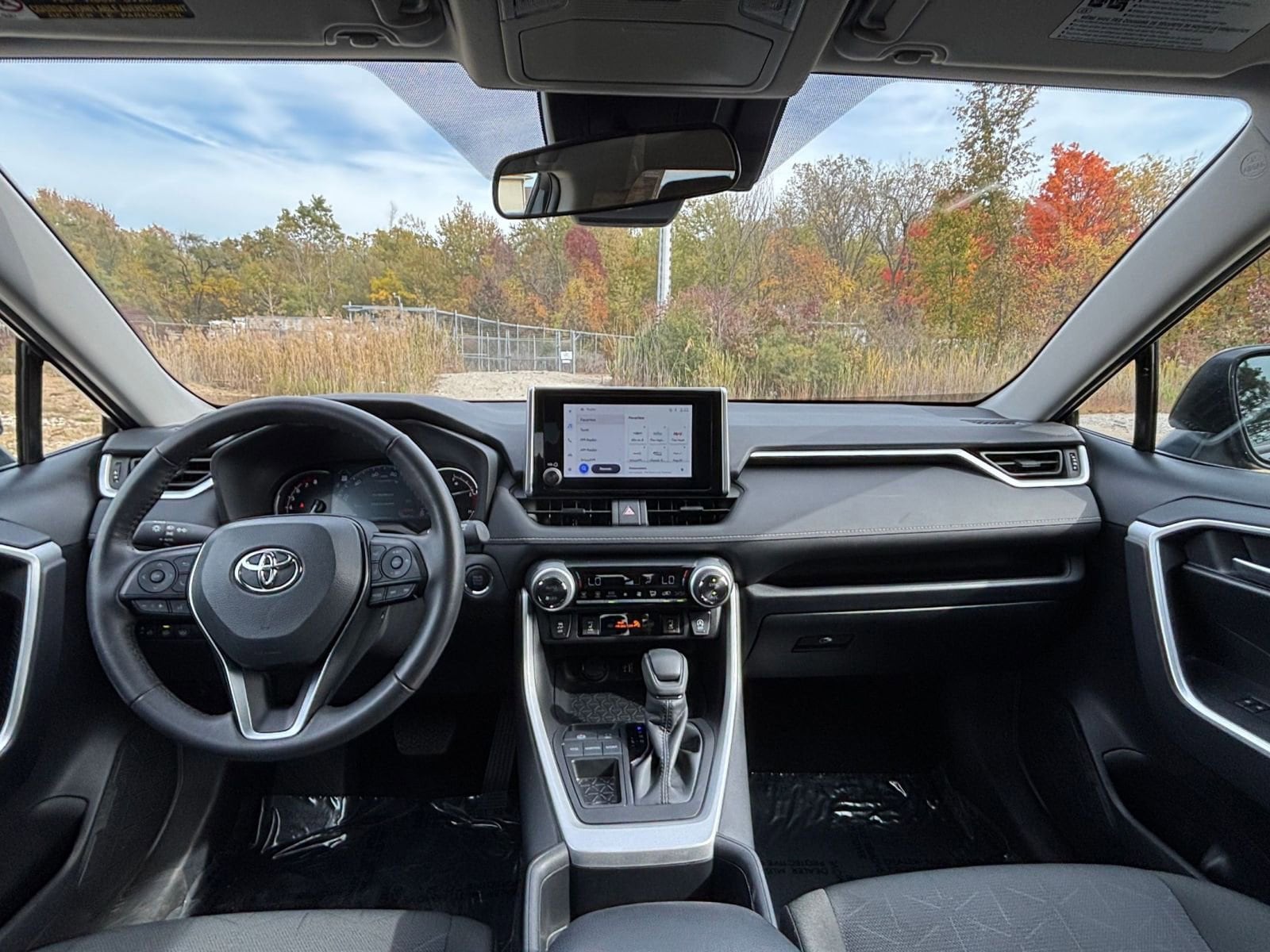 Thumbnail: 2025 Toyota RAV4 - 33