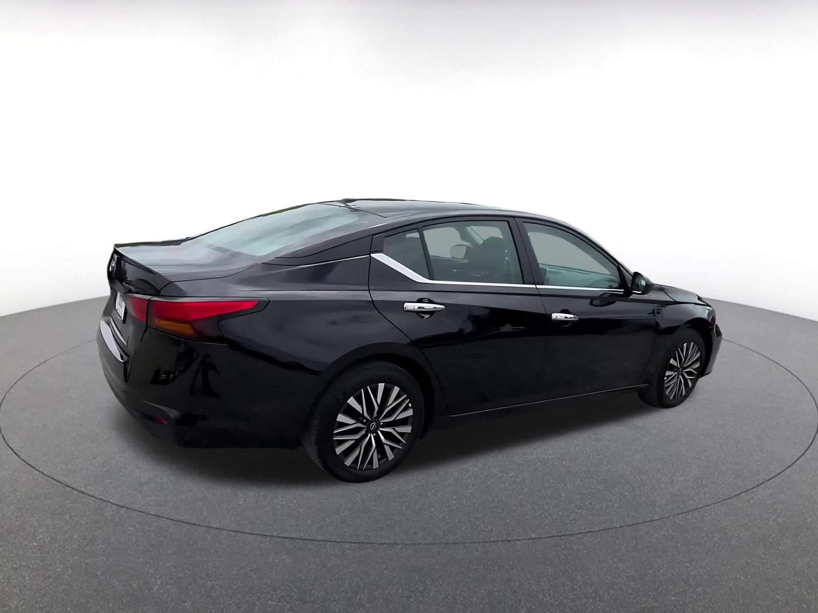 Thumbnail: 2025 Nissan Altima - 14