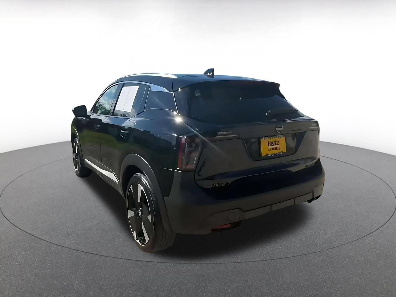 Thumbnail: 2026 Nissan Kicks - 10