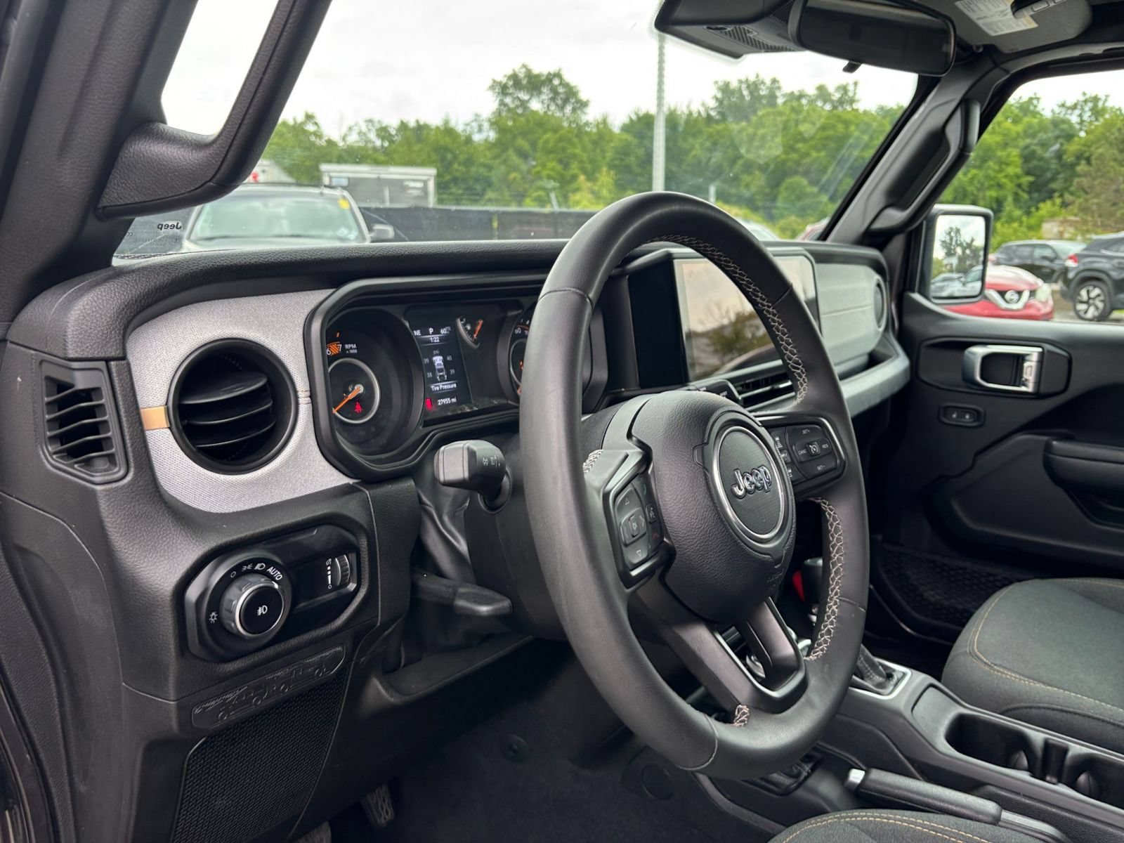 Thumbnail: 2025 Jeep Wrangler - 34