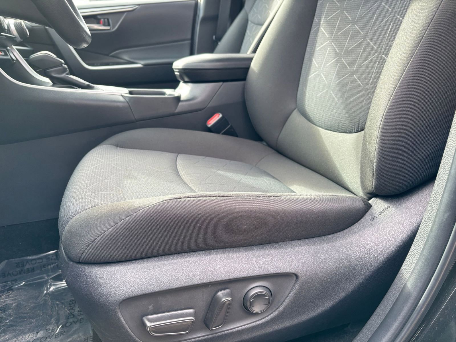 Thumbnail: 2025 Toyota RAV4 - 25