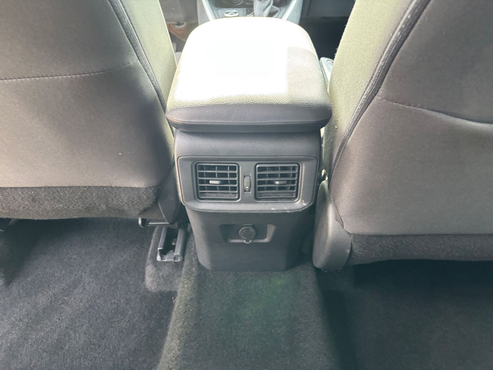 Thumbnail: 2025 Toyota RAV4 - 23