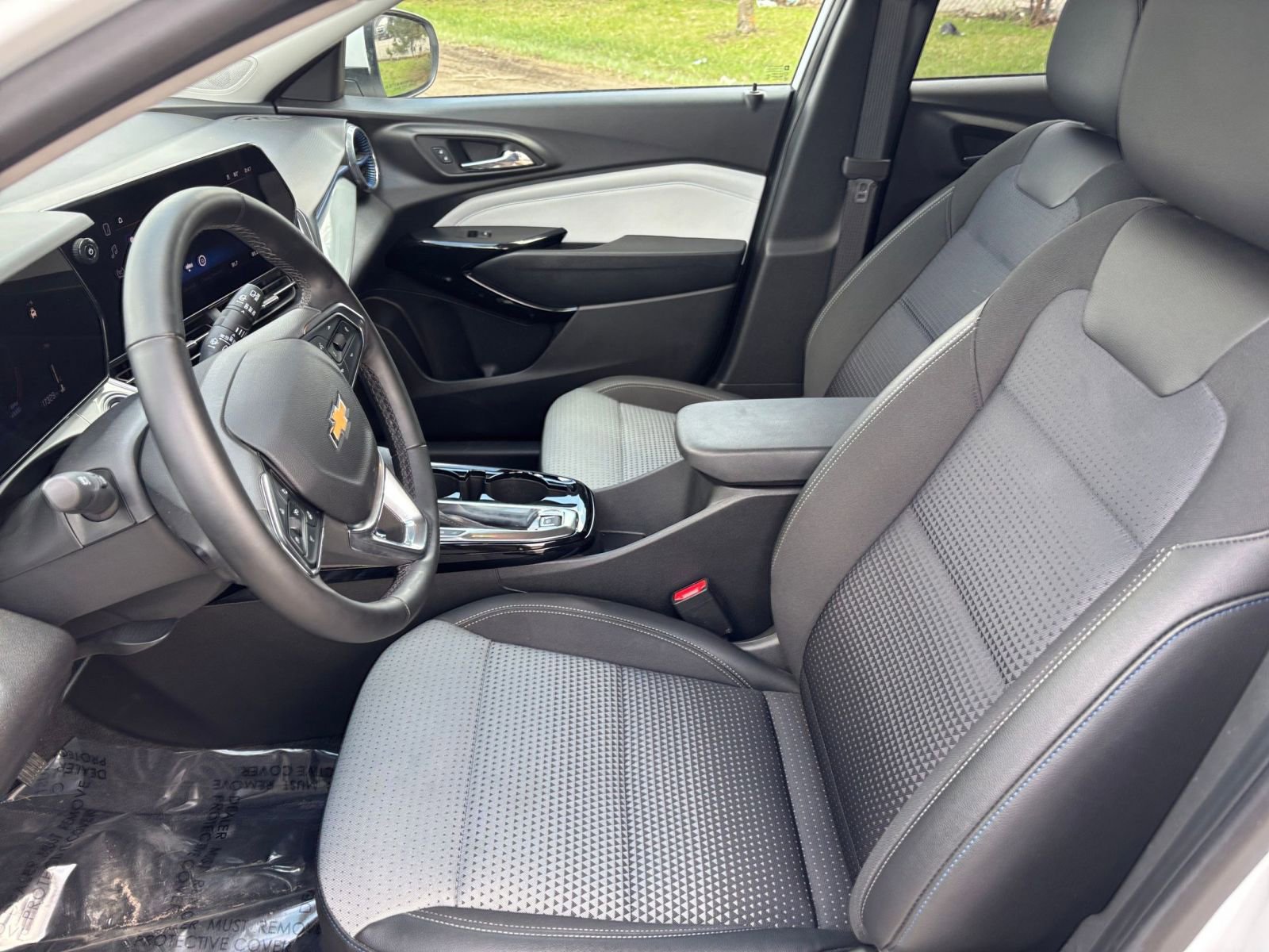 Thumbnail: 2025 Chevrolet Trax - 27