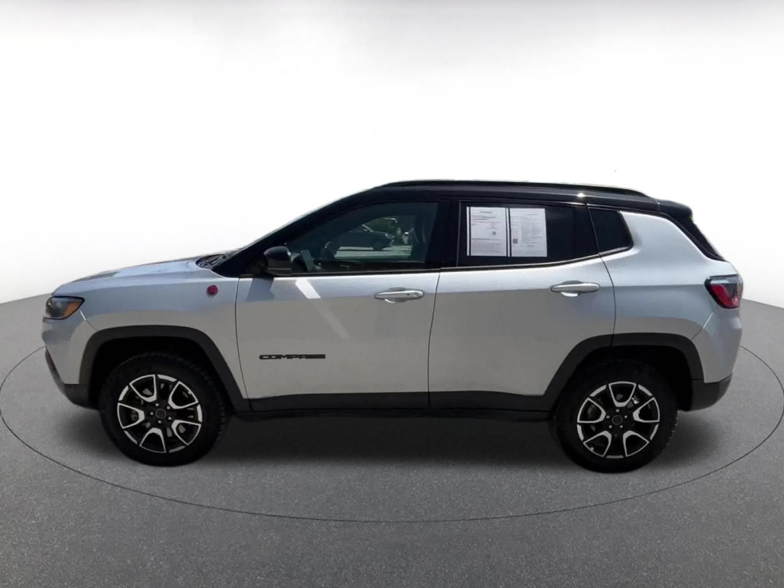 Thumbnail: 2025 Jeep Compass - 9
