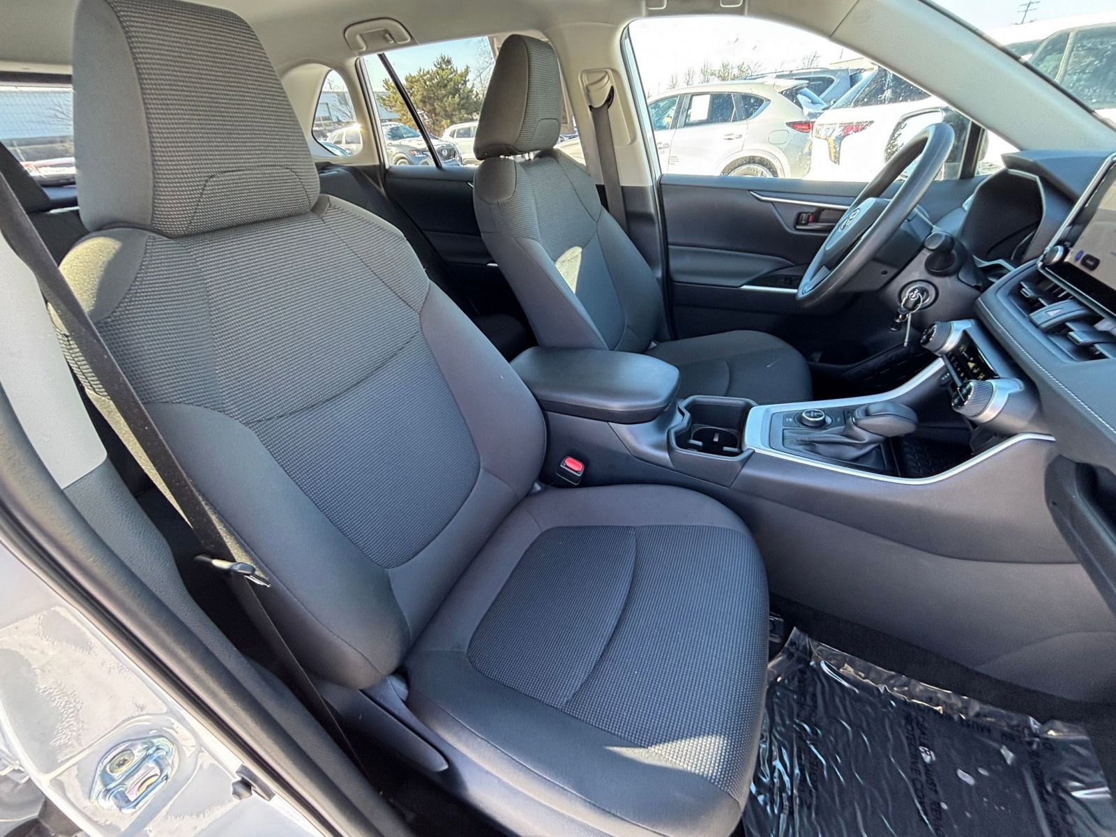 Thumbnail: 2025 Toyota RAV4 - 27