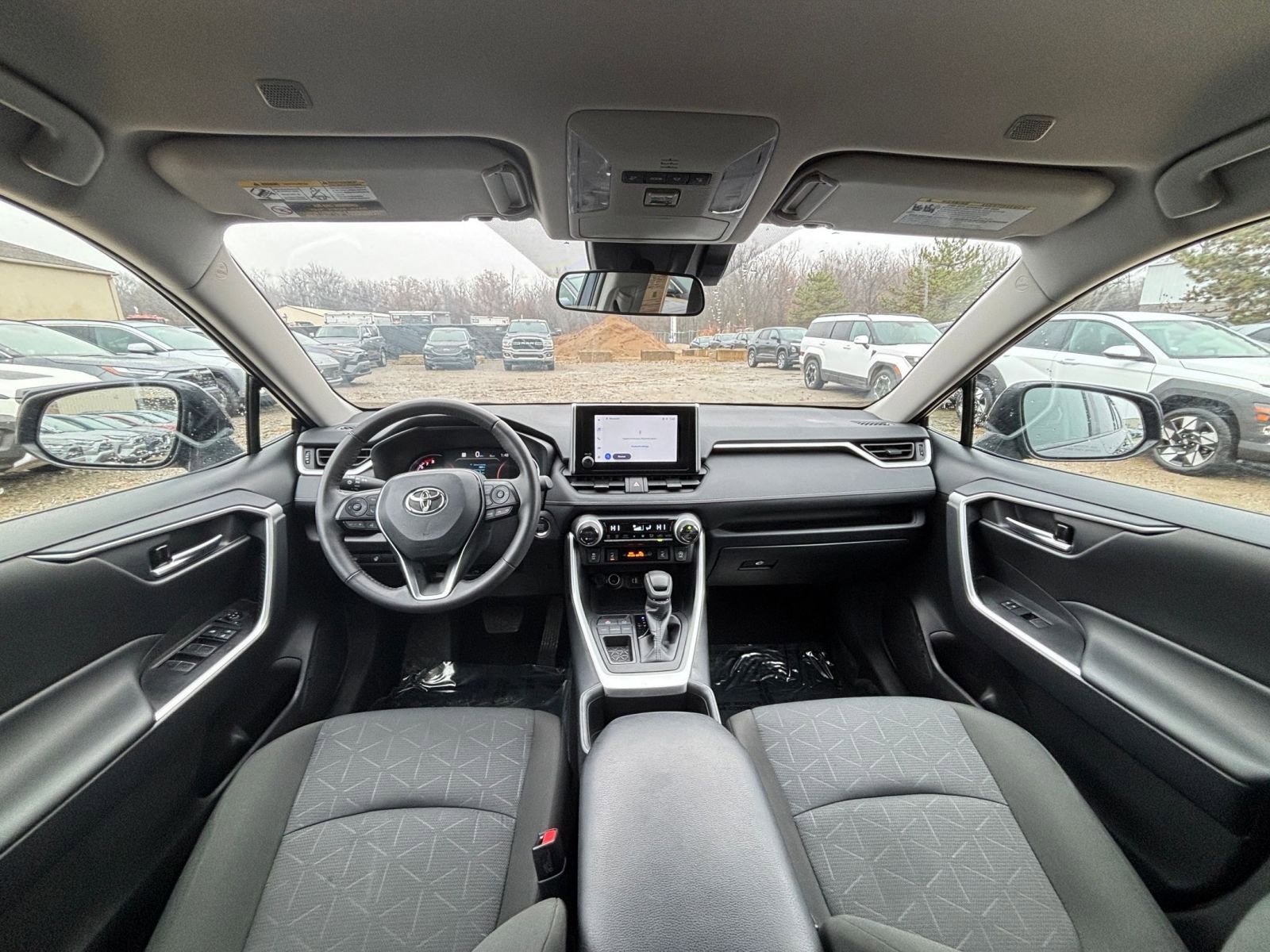 Thumbnail: 2025 Toyota RAV4 - 33