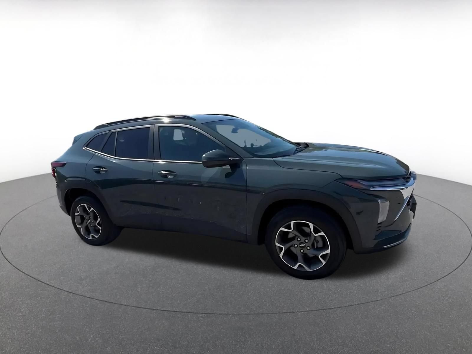 Thumbnail: 2025 Chevrolet Trax - 2