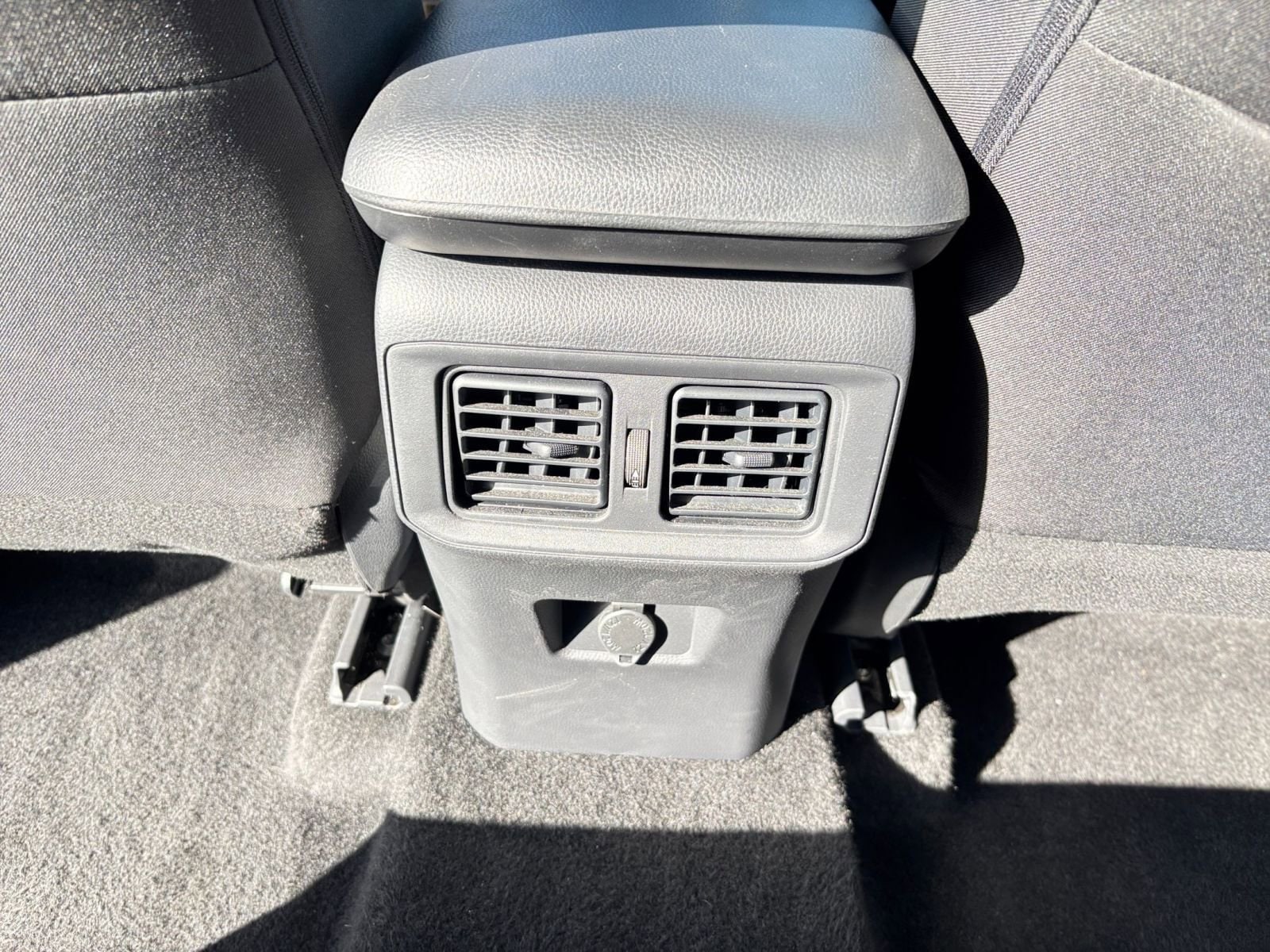 Thumbnail: 2025 Toyota RAV4 - 23