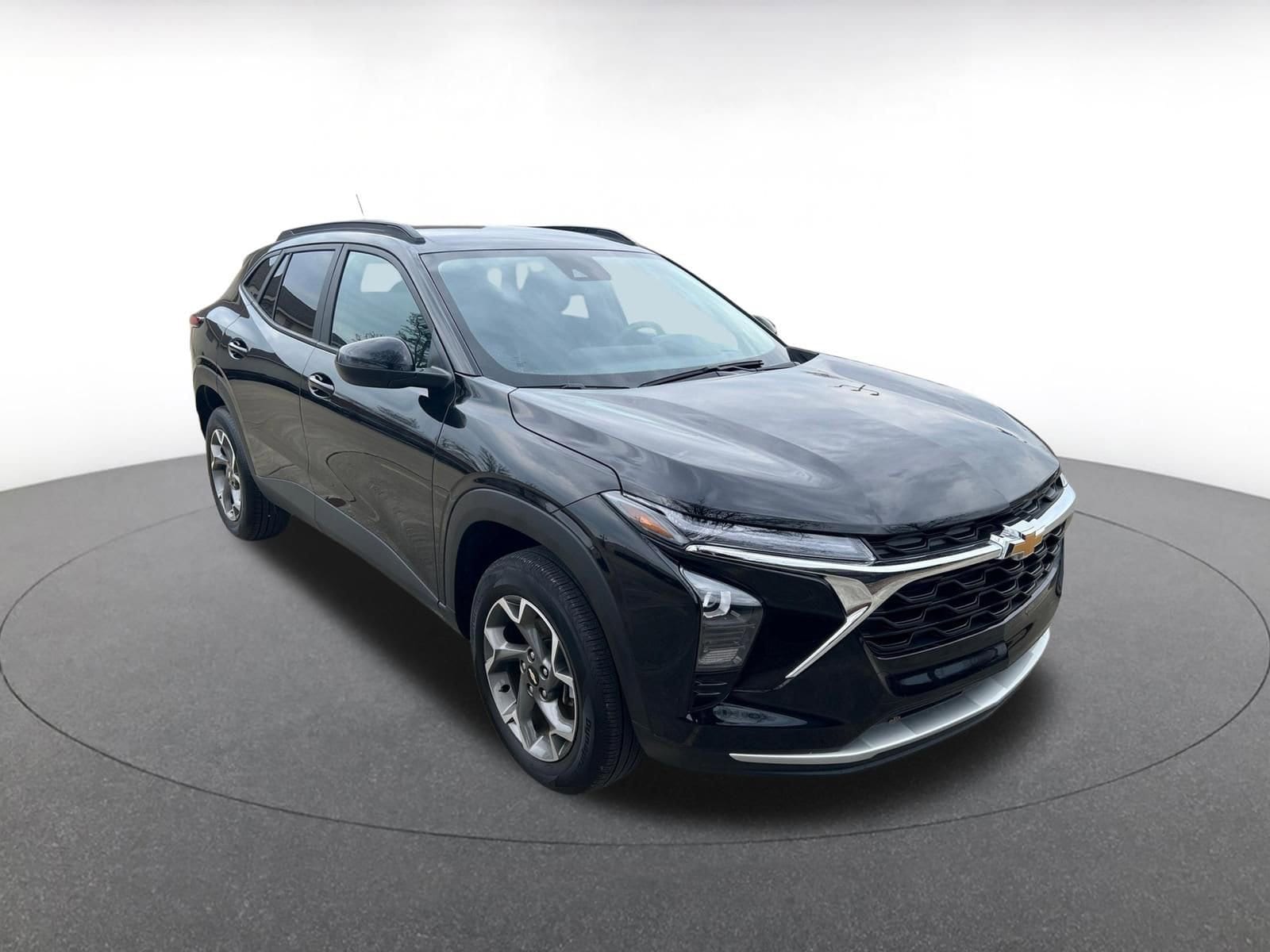 Thumbnail: 2025 Chevrolet Trax - 1