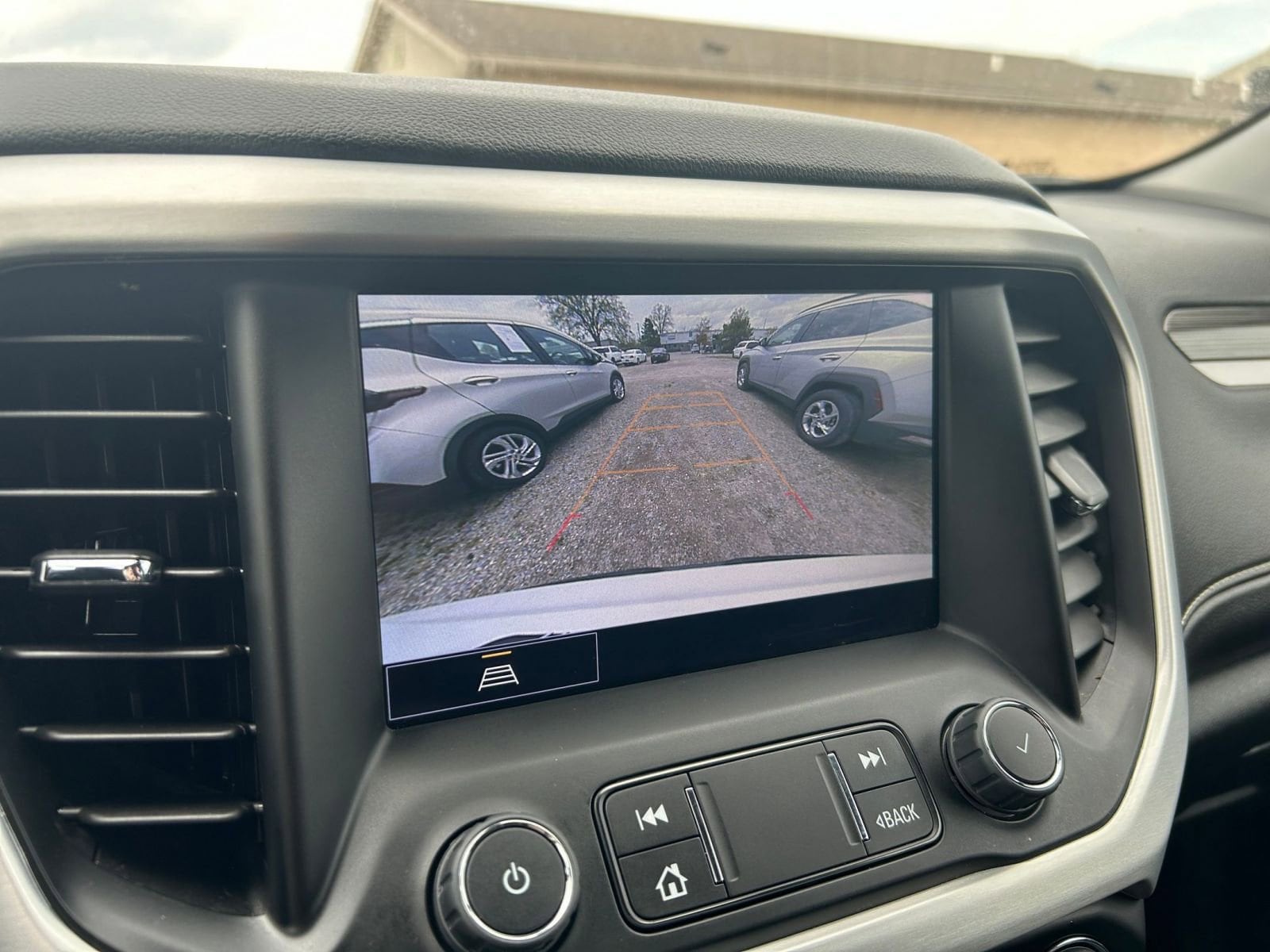 2023 GMC Acadia SLT 22
