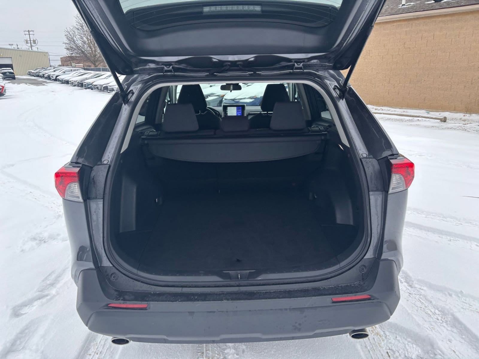 Thumbnail: 2025 Toyota RAV4 - 31