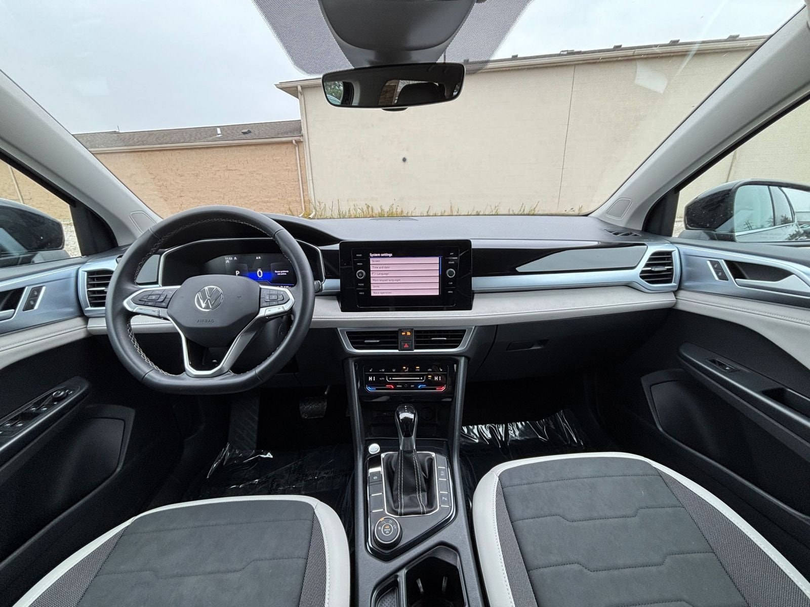 Thumbnail: 2025 Volkswagen Taos - 33