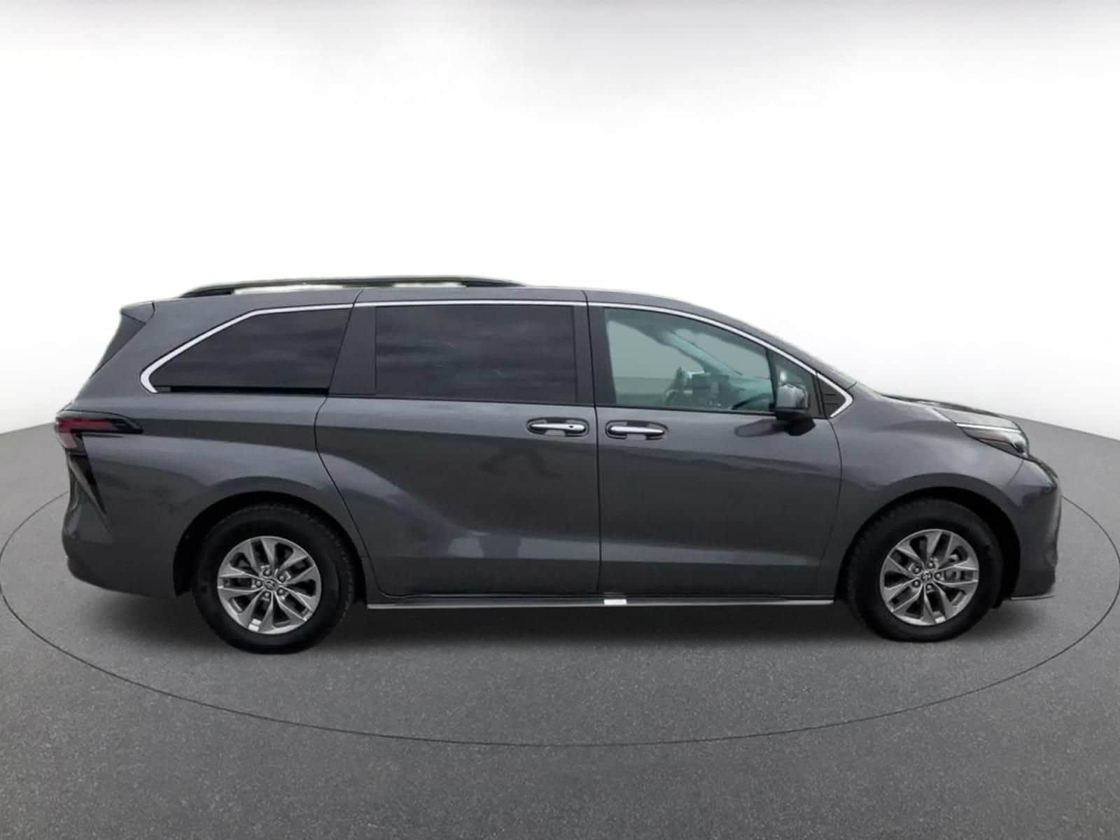 Thumbnail: 2025 Toyota Sienna - 15