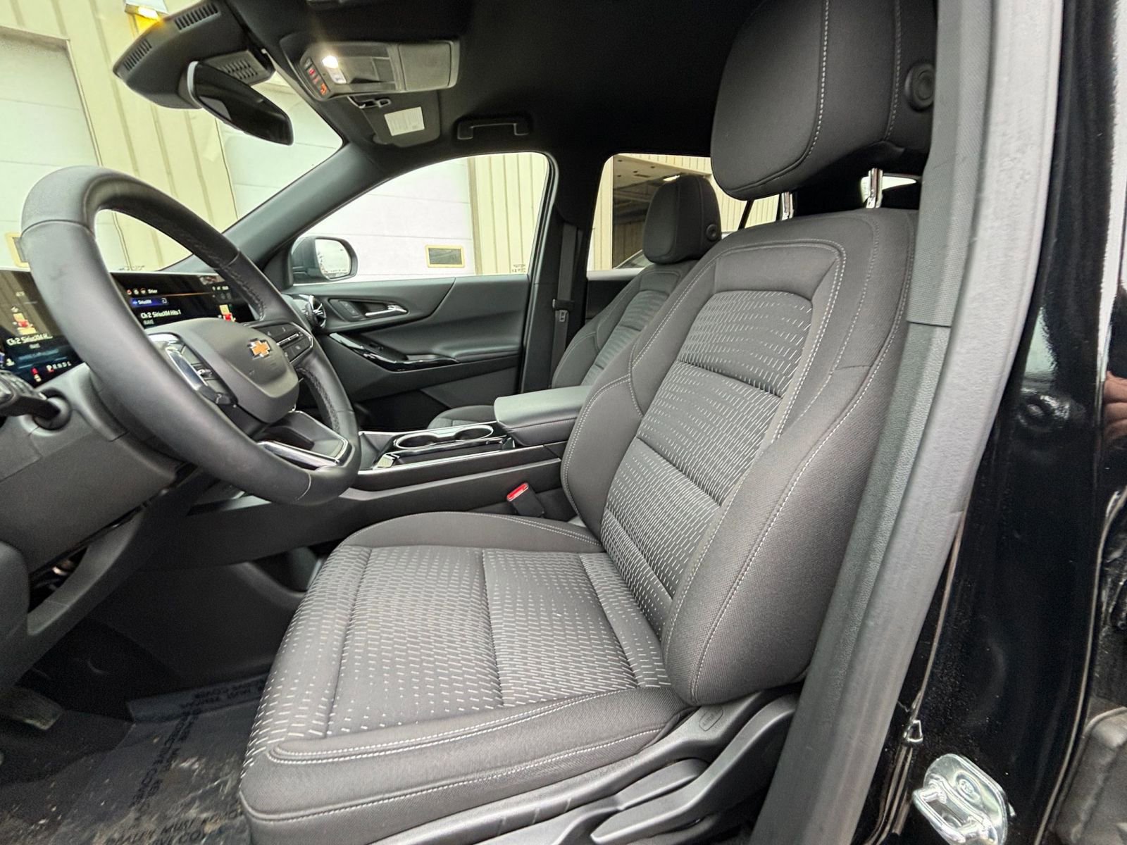 Thumbnail: 2025 Chevrolet Equinox - 25