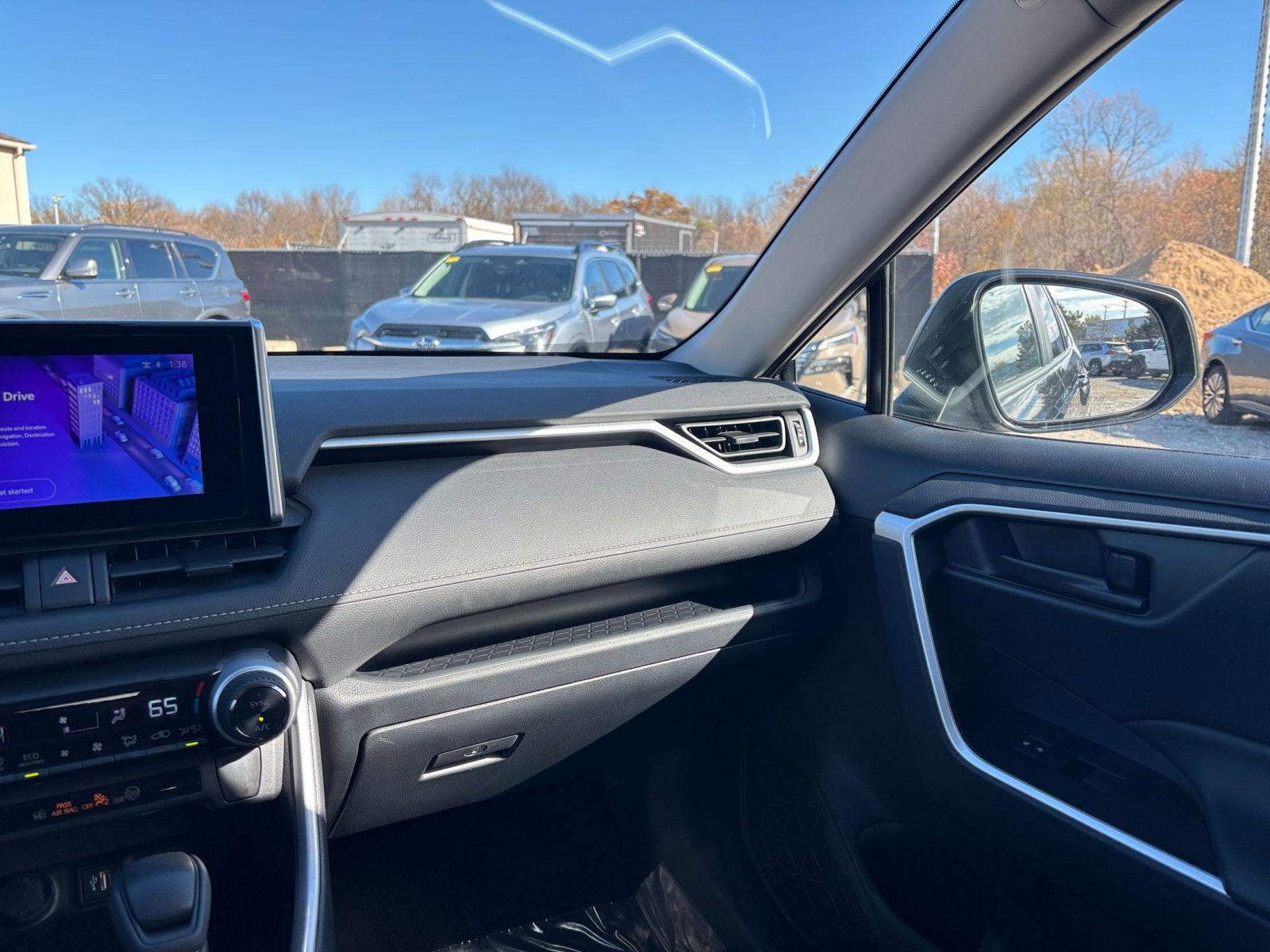 Thumbnail: 2025 Toyota RAV4 - 34