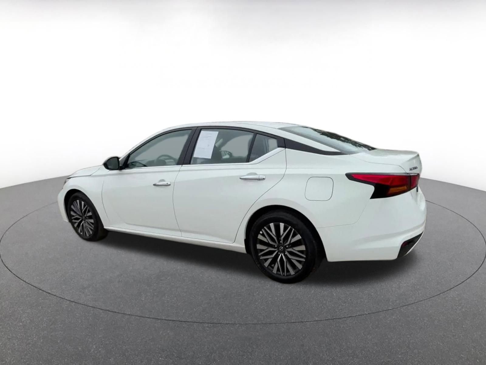 Thumbnail: 2025 Nissan Altima - 10