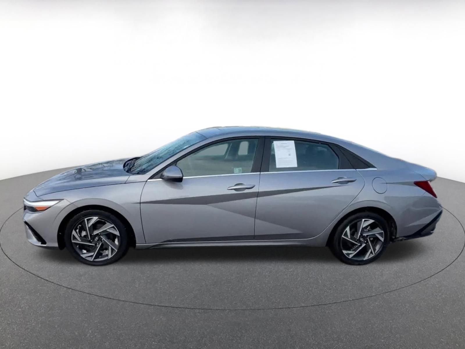 Thumbnail: 2025 Hyundai Elantra - 10