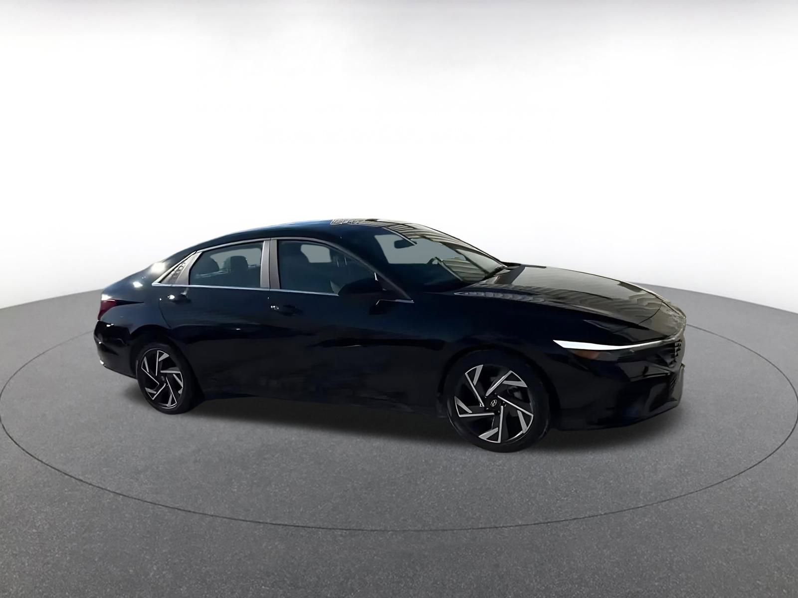 Thumbnail: 2025 Hyundai Elantra - 2