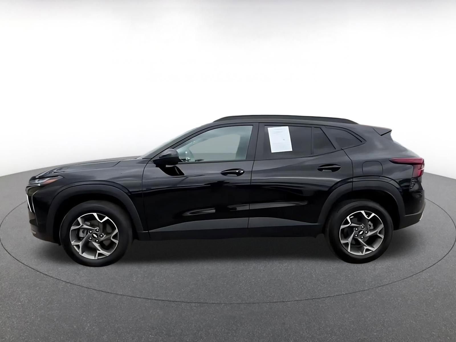 Thumbnail: 2025 Chevrolet Trax - 9