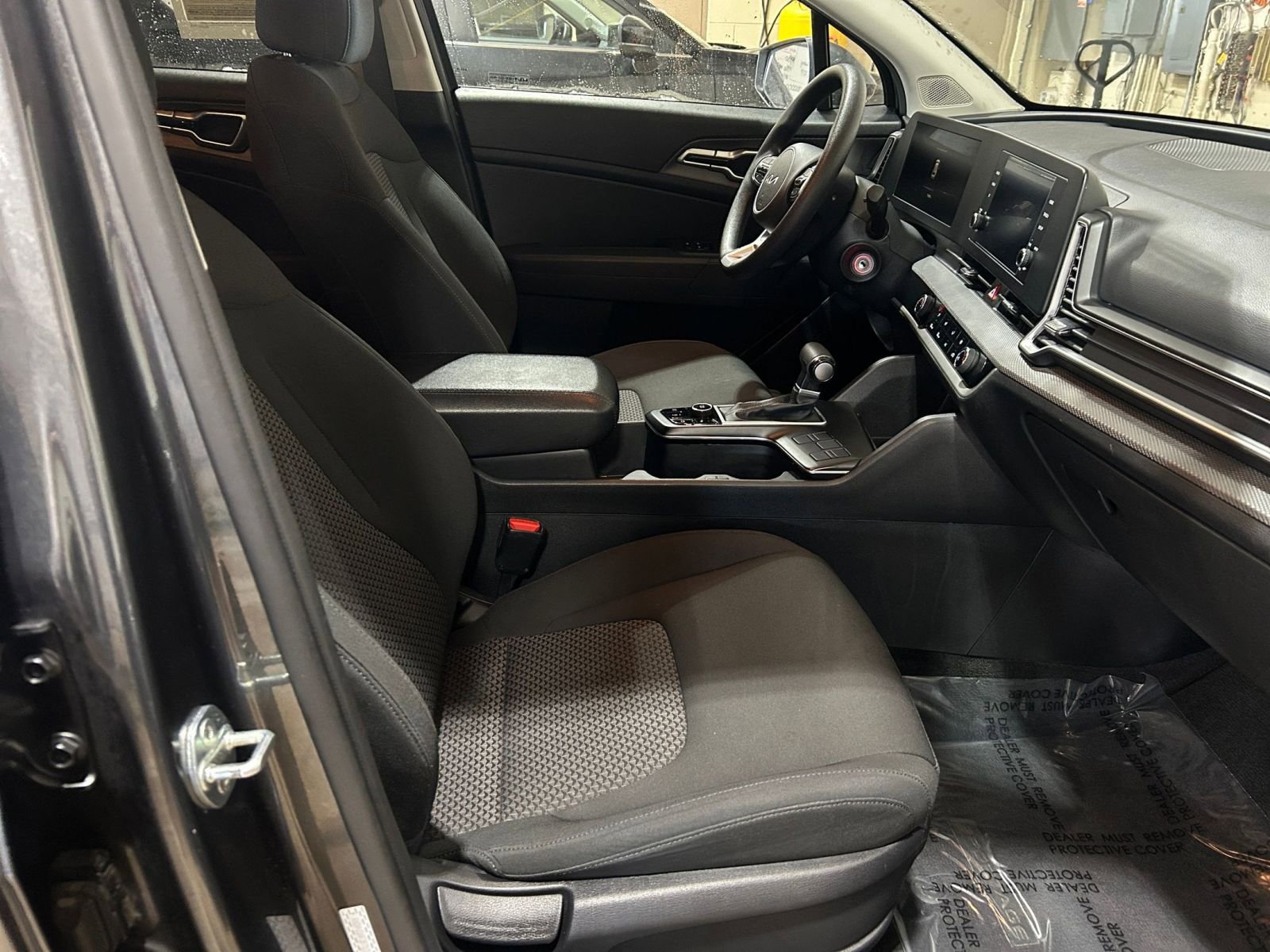 Thumbnail: 2023 Kia Sportage - 25