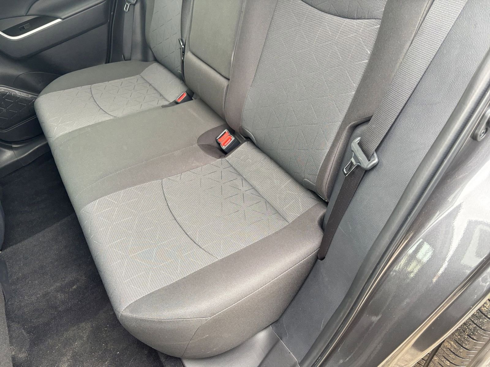 Thumbnail: 2025 Toyota RAV4 - 25