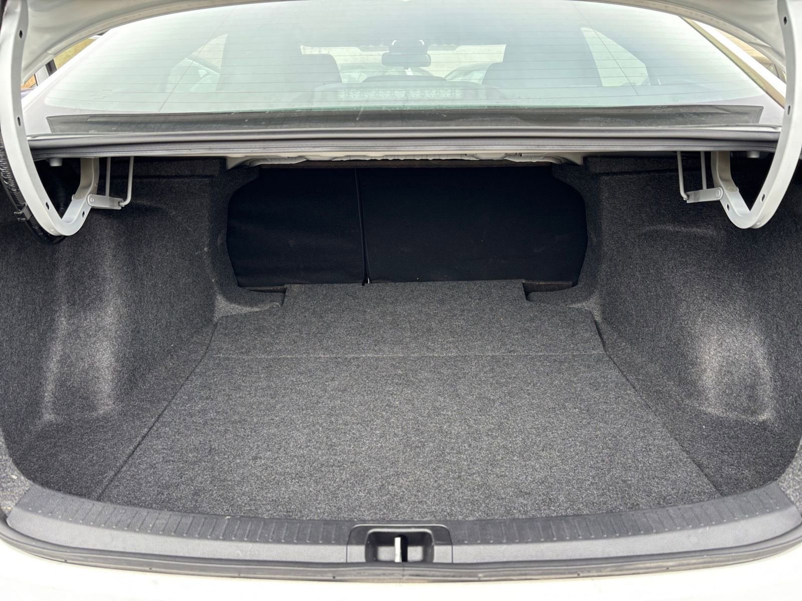 Thumbnail: 2025 Toyota Corolla - 30